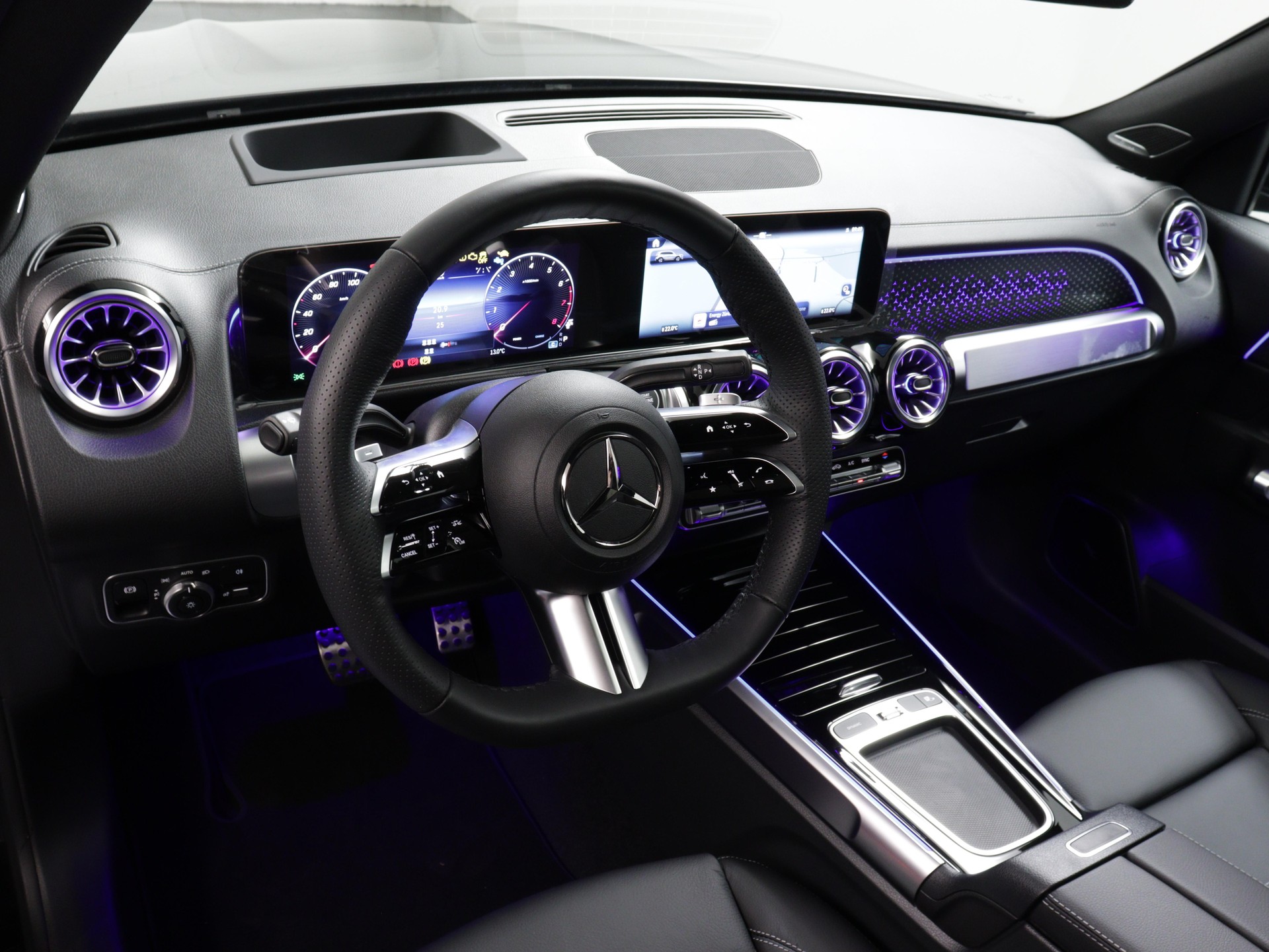 MERCEDES-BENZ GLB 220 d AMG Line 4matic-image-5