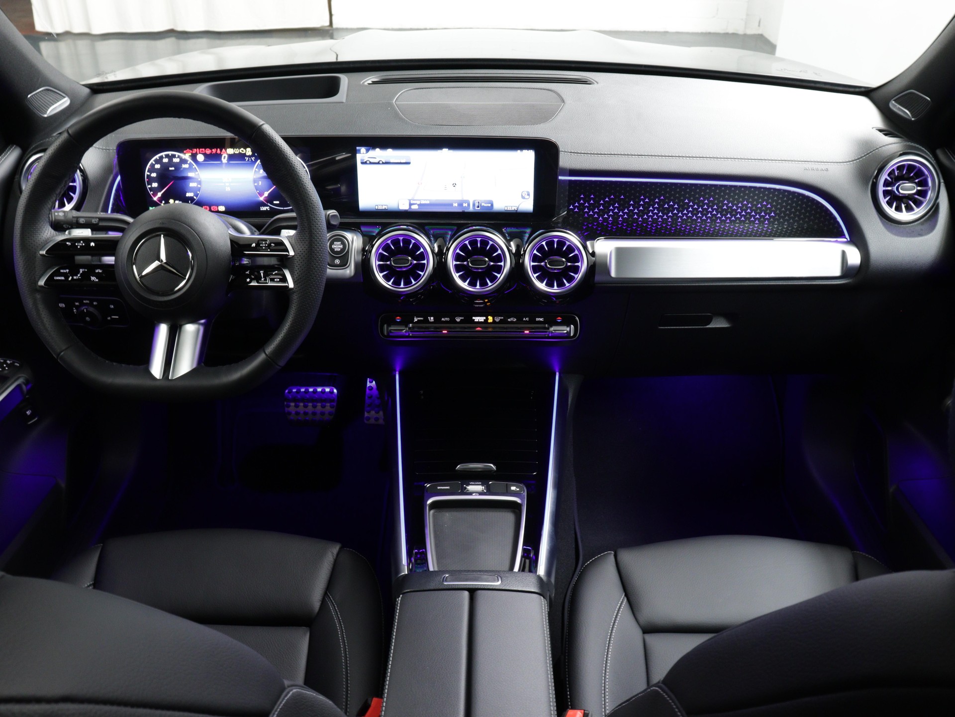 MERCEDES-BENZ GLB 220 d AMG Line 4matic-image-6