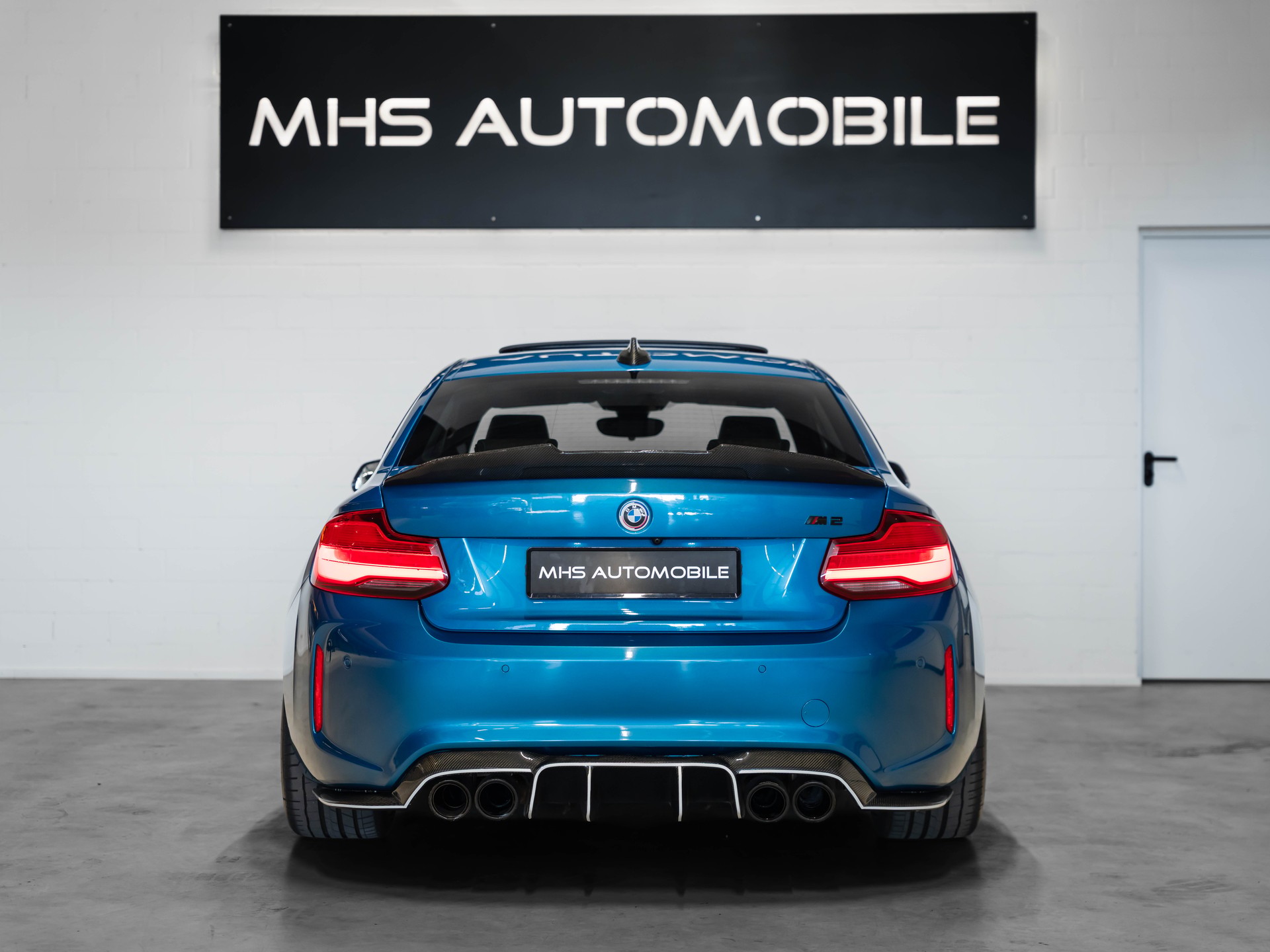 BMW M2 Drivelogic-showroom-element-3