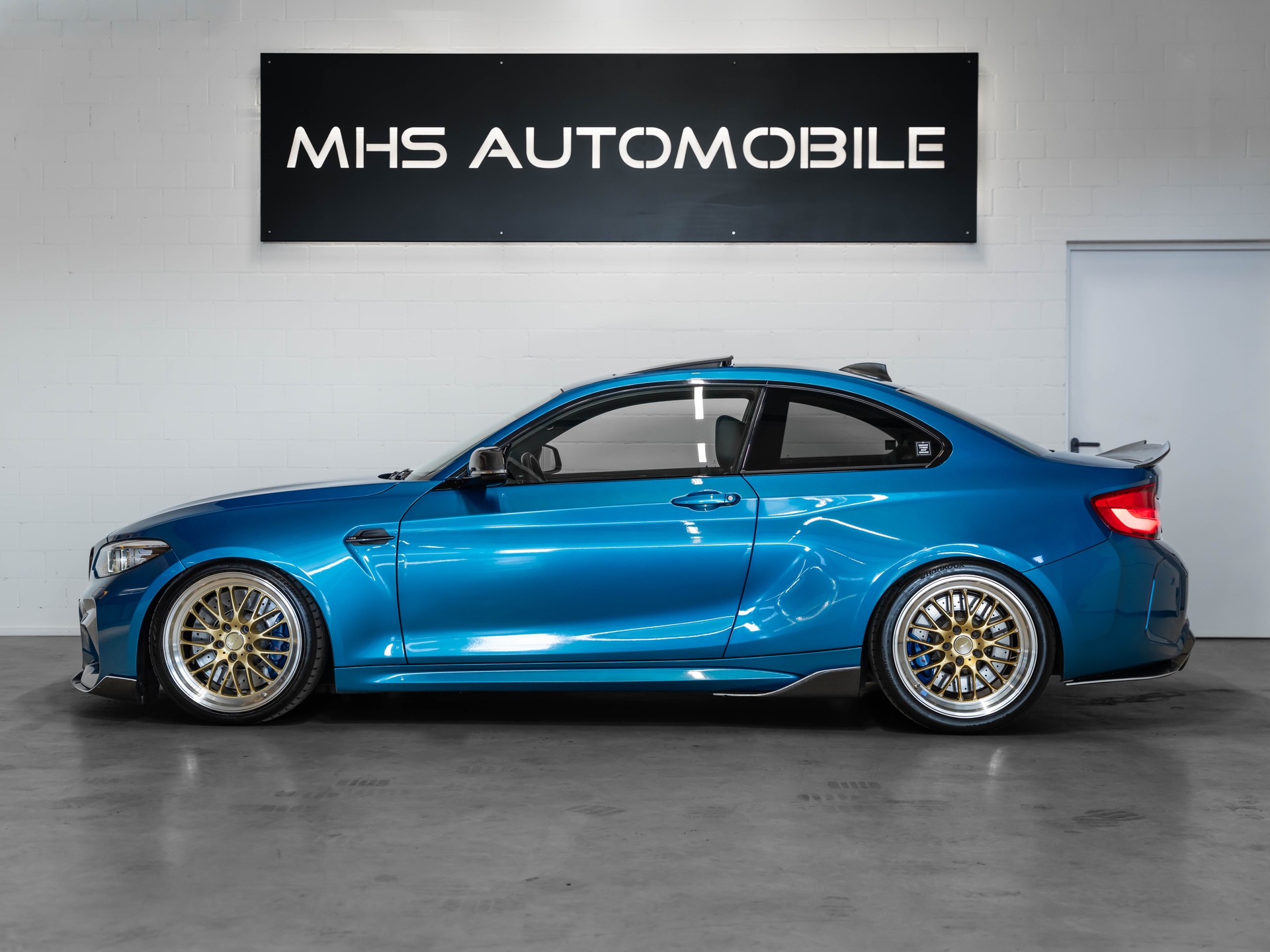 BMW M2 Drivelogic-showroom-element-1