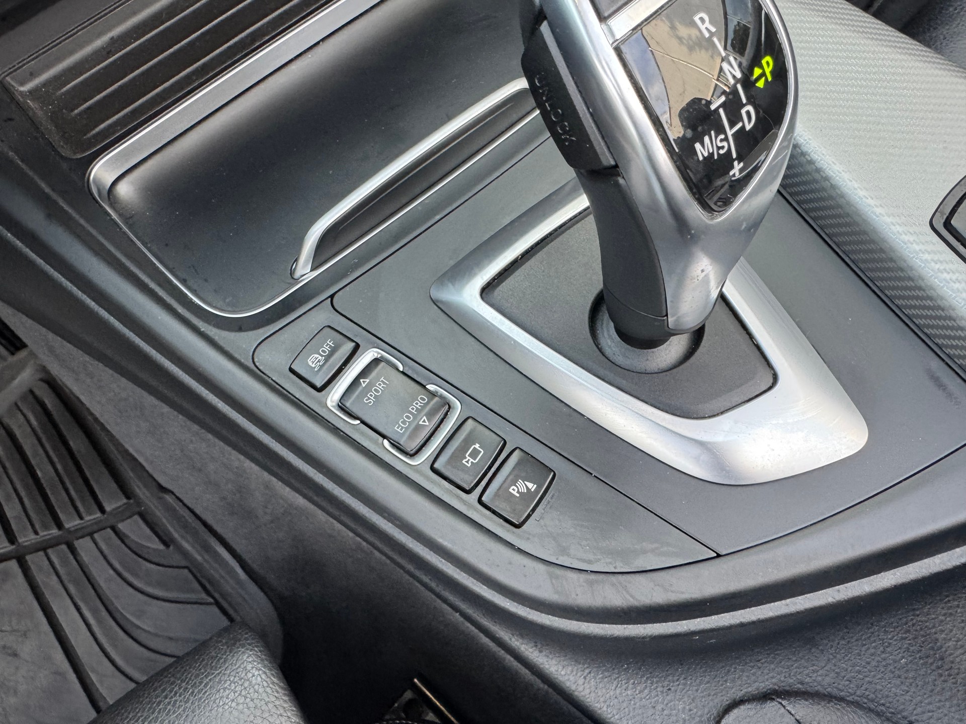 BMW 430i Cabriolet xDrive M Sport Steptronic-image-16