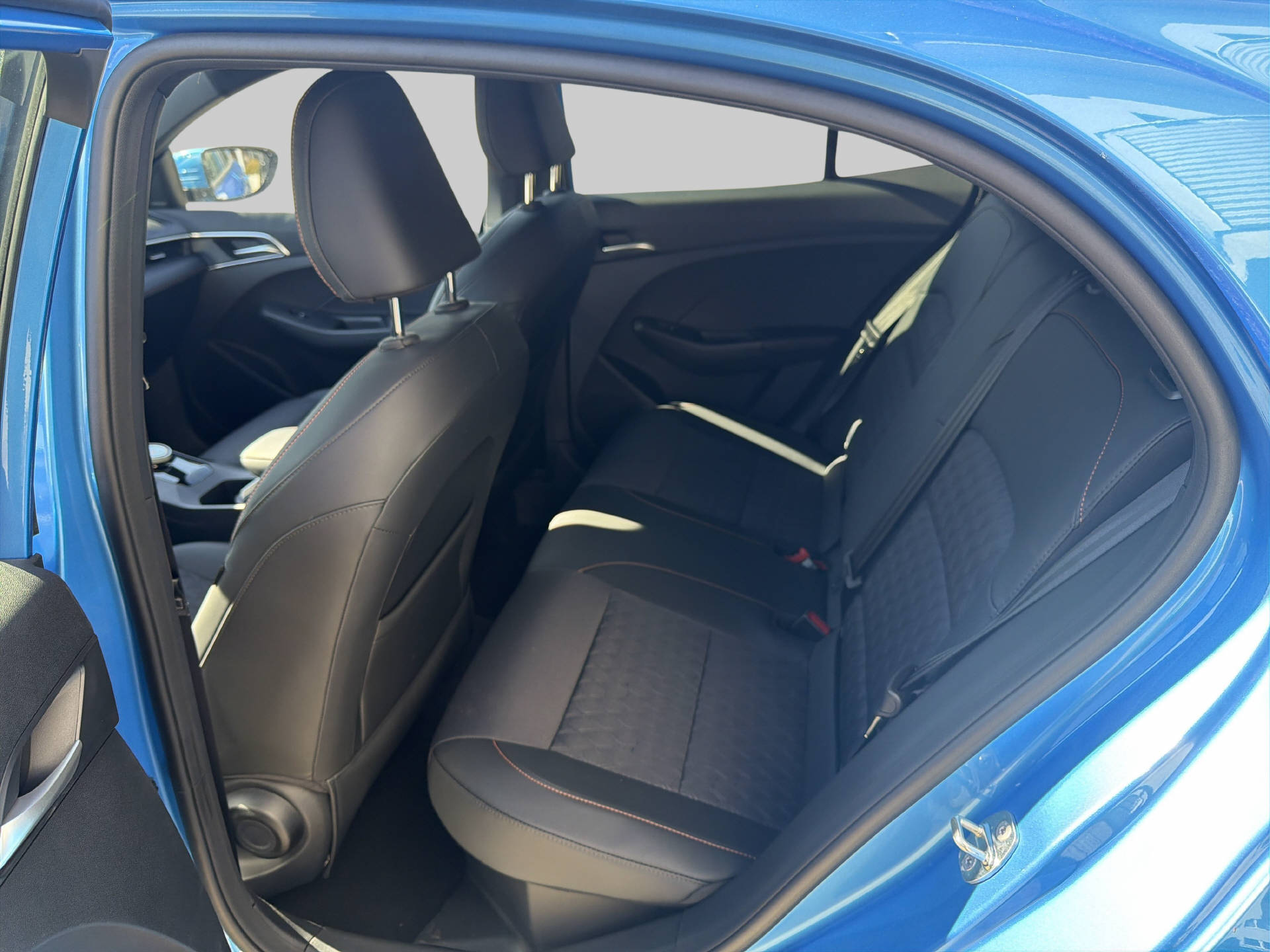 MG 3 1.5 Hybrid Luxury-image-8