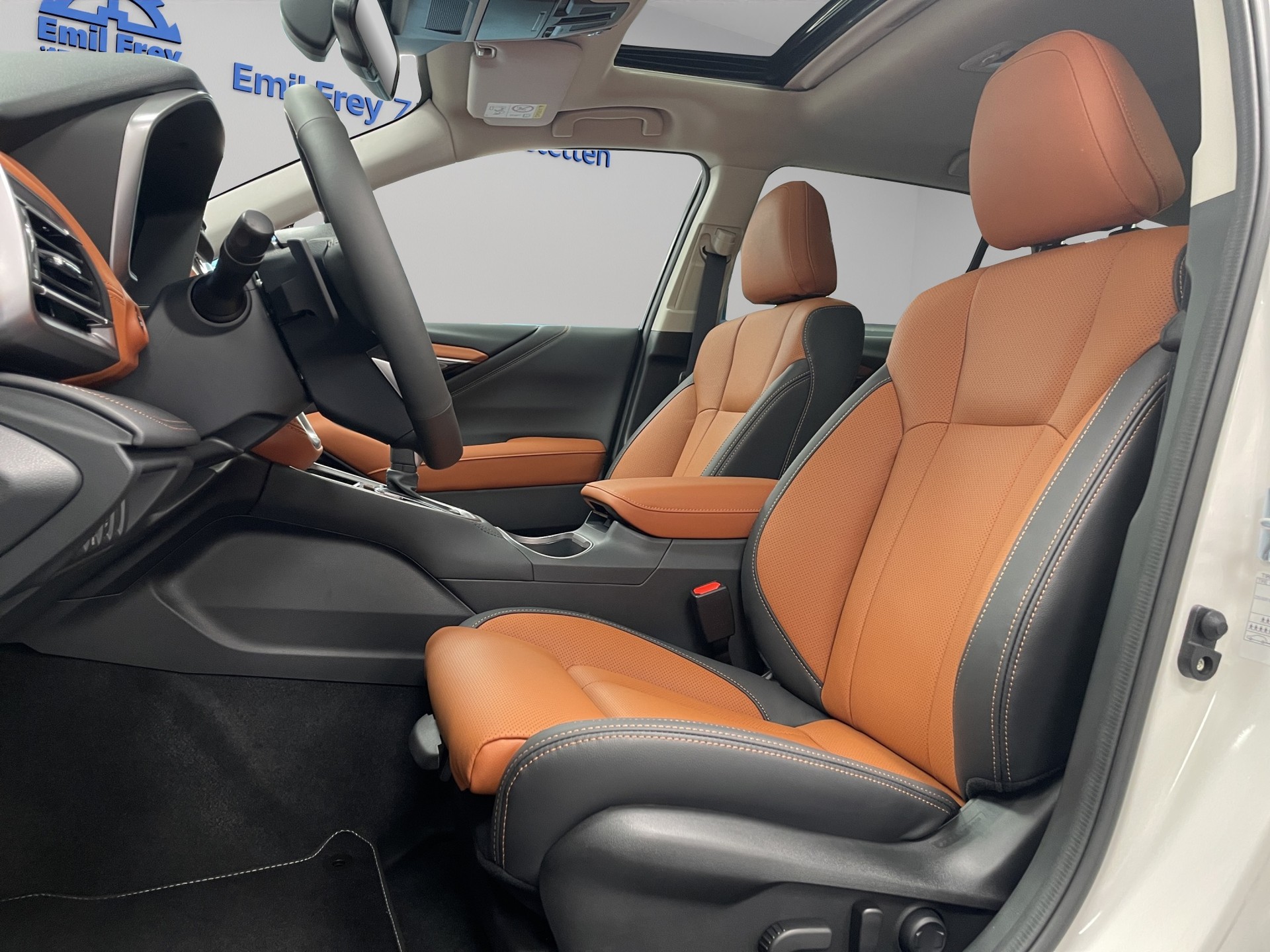 SUBARU Outback 2.5i 30th Anniversary Edition-image-12