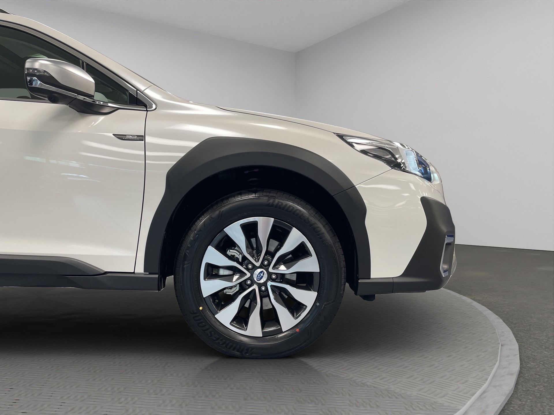 SUBARU Outback 2.5i 30th Anniversary Edition-image-13