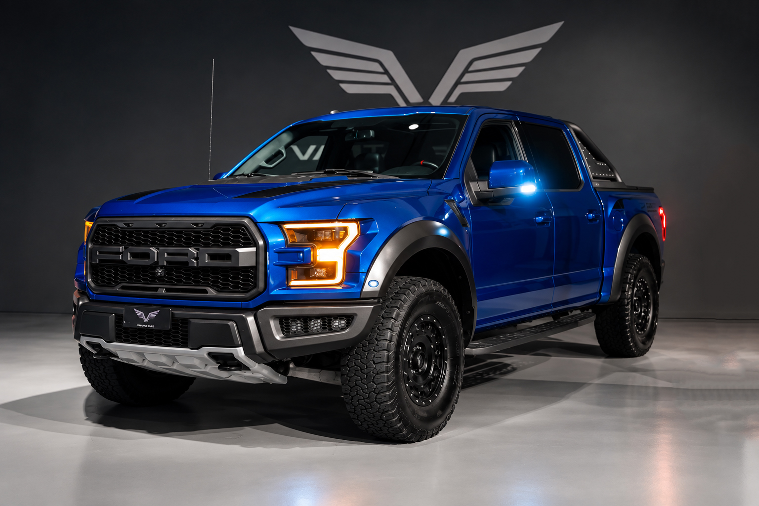 FORD F-150 Raptor CrewCab-showroom-element-1