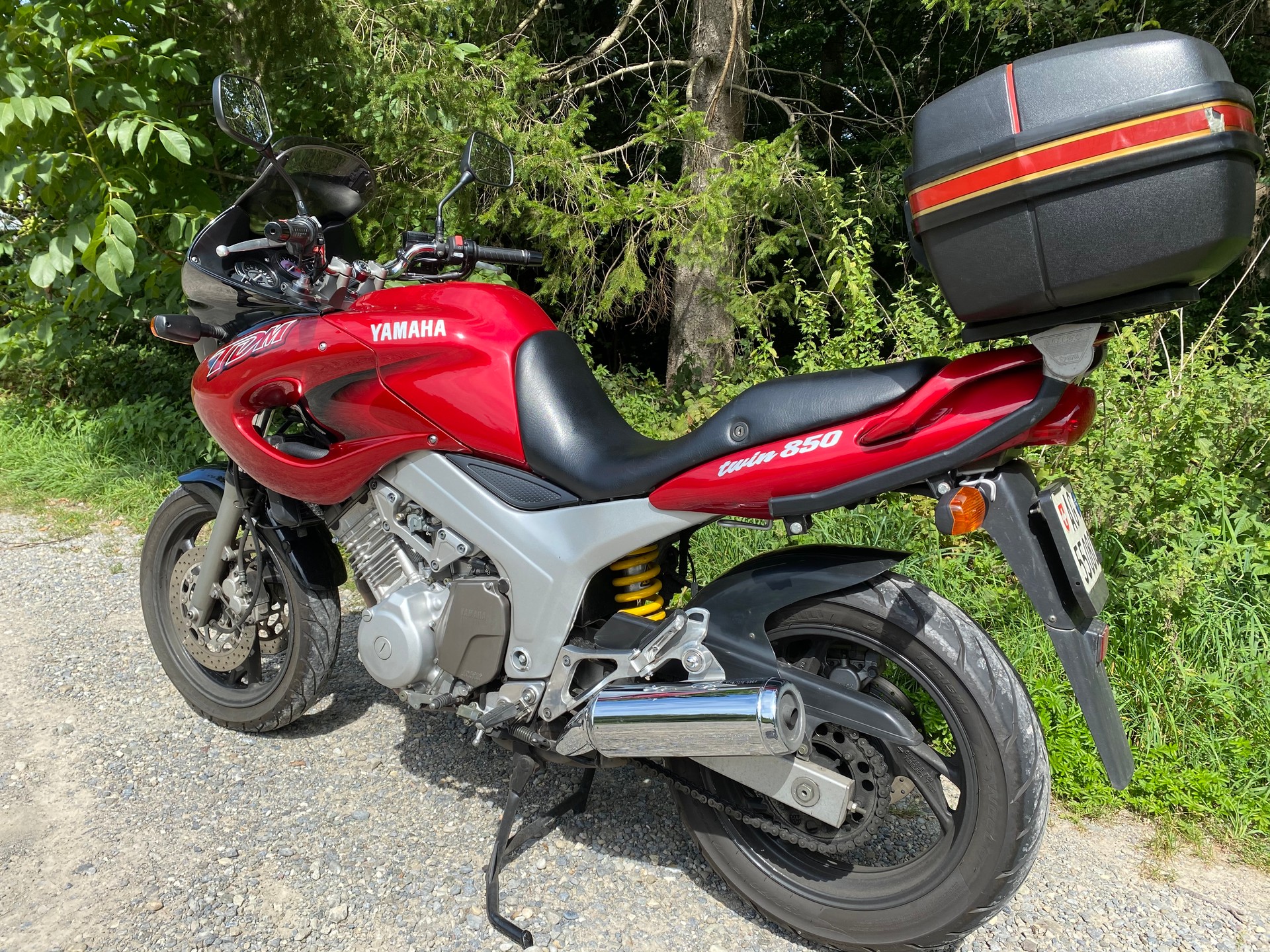 YAMAHA TDM 850-image-1