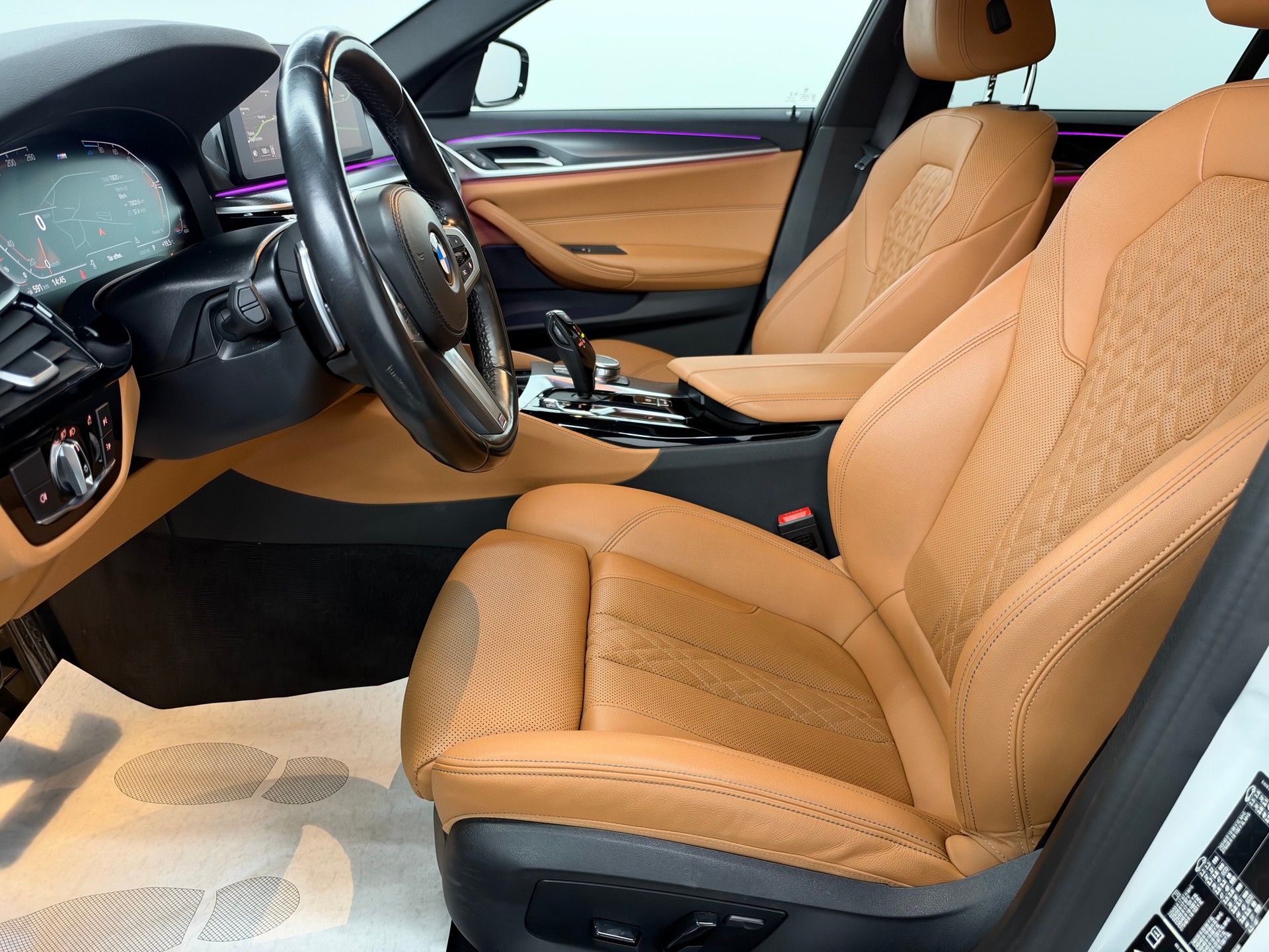 BMW 520d xDrive 48V Touring M Sport Steptronic-image-14