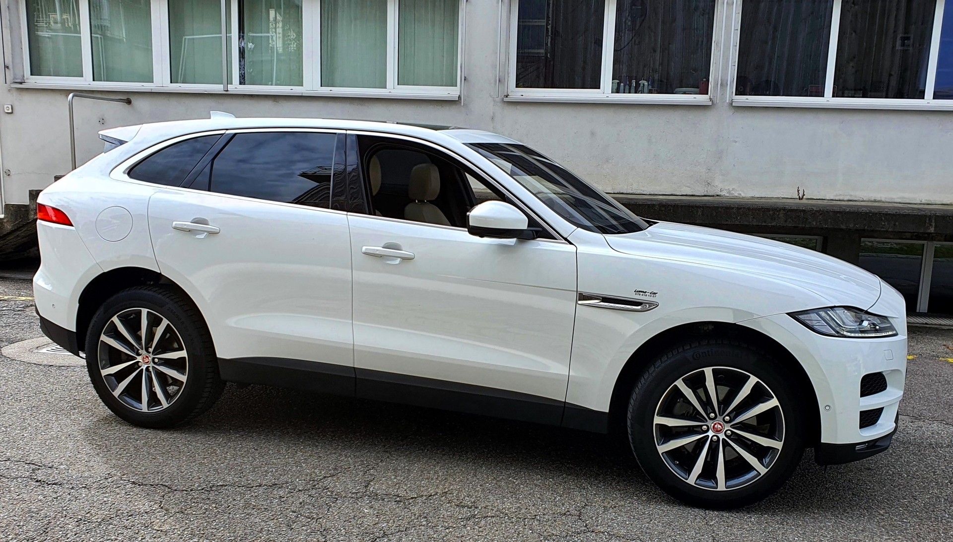 JAGUAR F-Pace 3.0 TD Portfolio AWD Automatik / 300 PS und 700 Nm-image-5