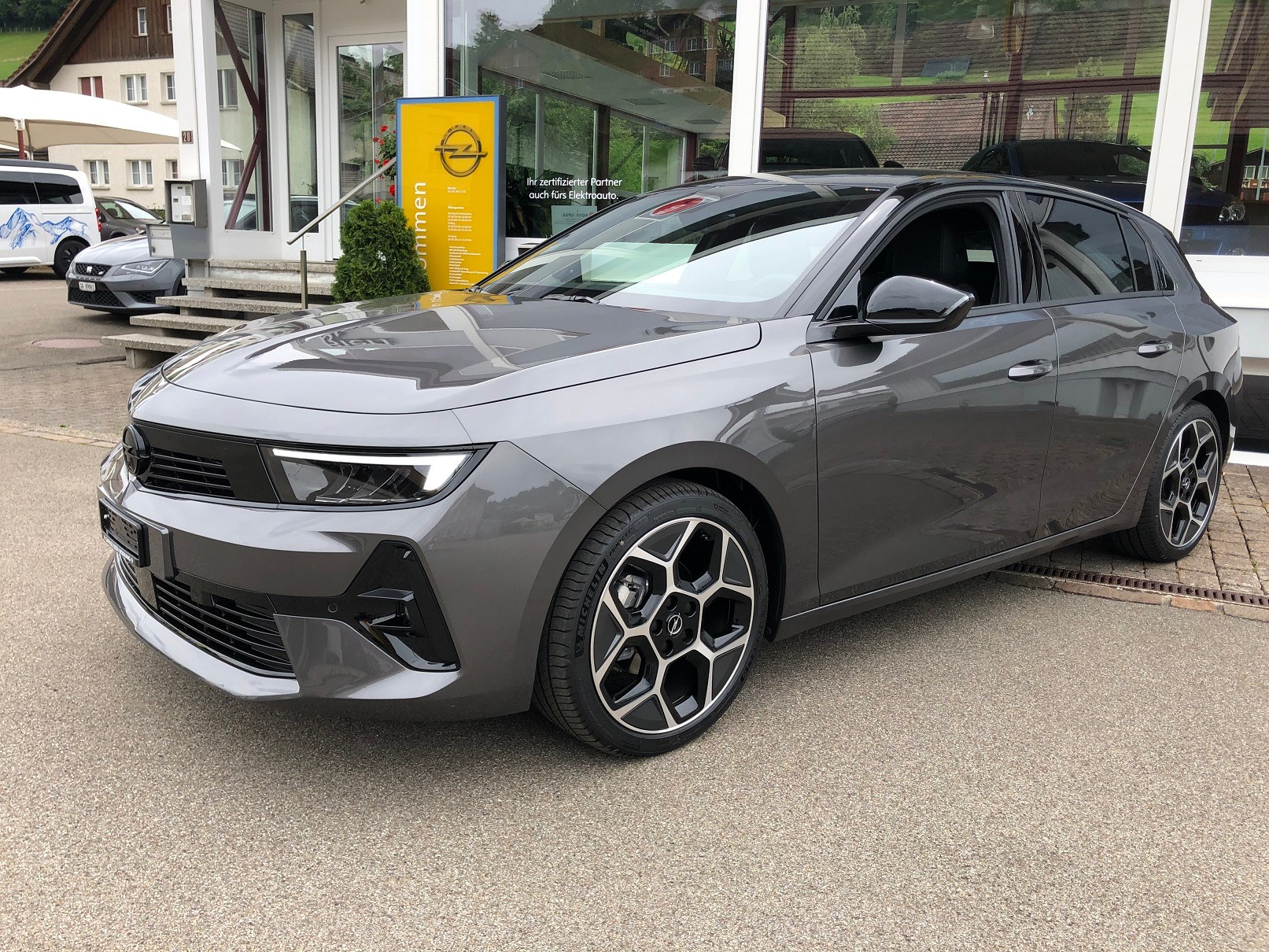 OPEL Astra 1.2 T 130 Swiss Plus-showroom-element-2