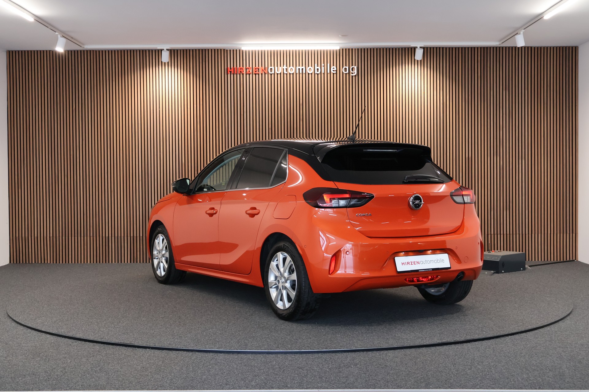 OPEL Corsa 1.2 TP Elegance-showroom-element-2