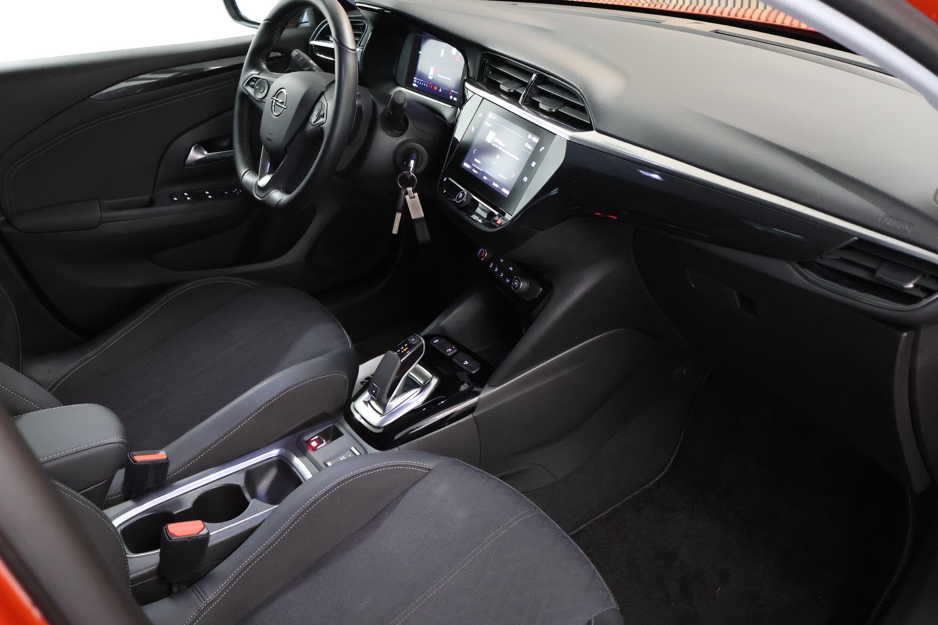 OPEL Corsa 1.2 TP Elegance-image-13