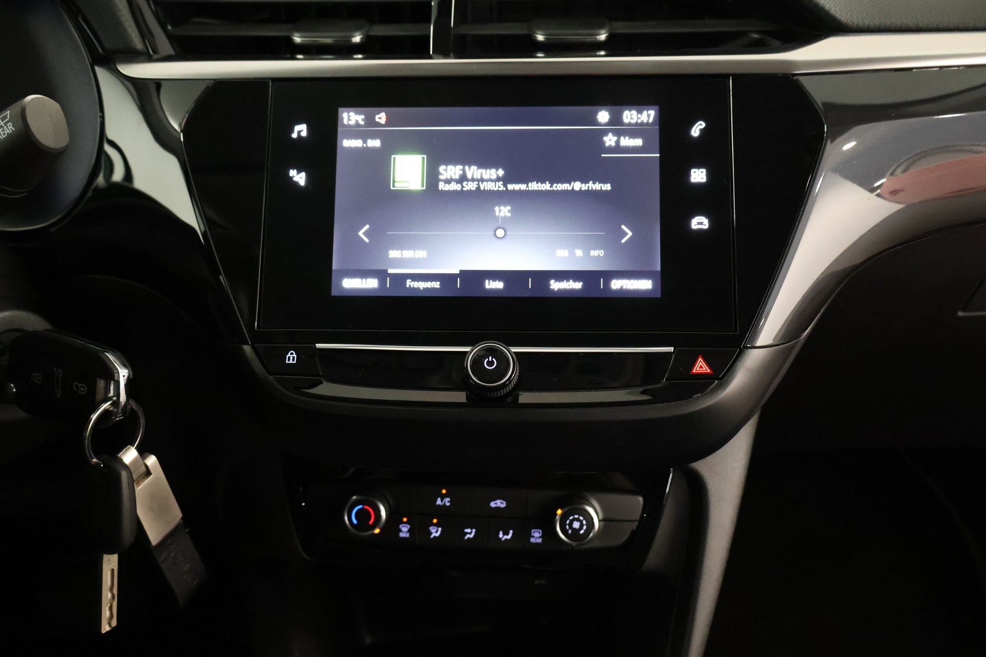 OPEL Corsa 1.2 TP Elegance-image-19