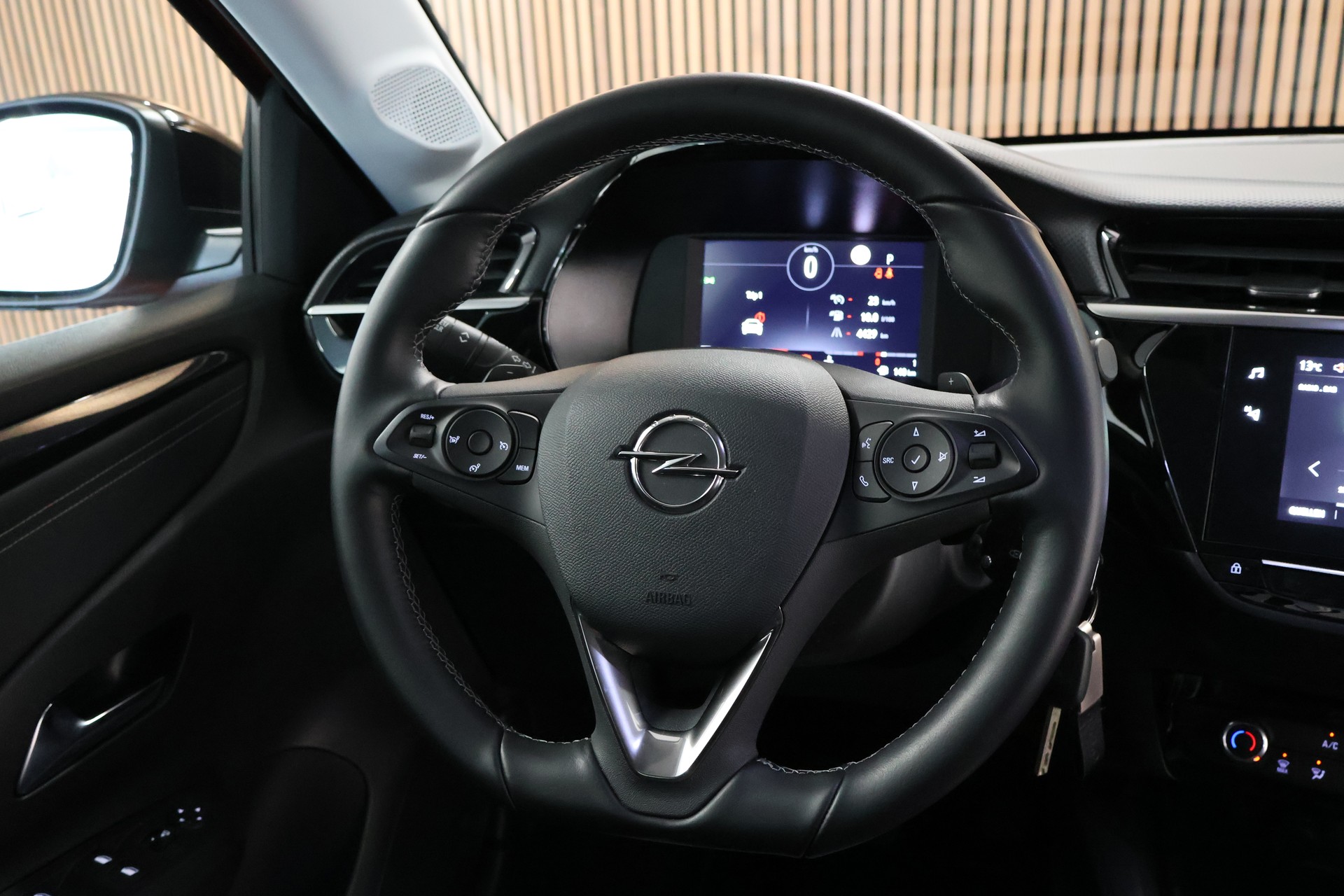 OPEL Corsa 1.2 TP Elegance-image-17