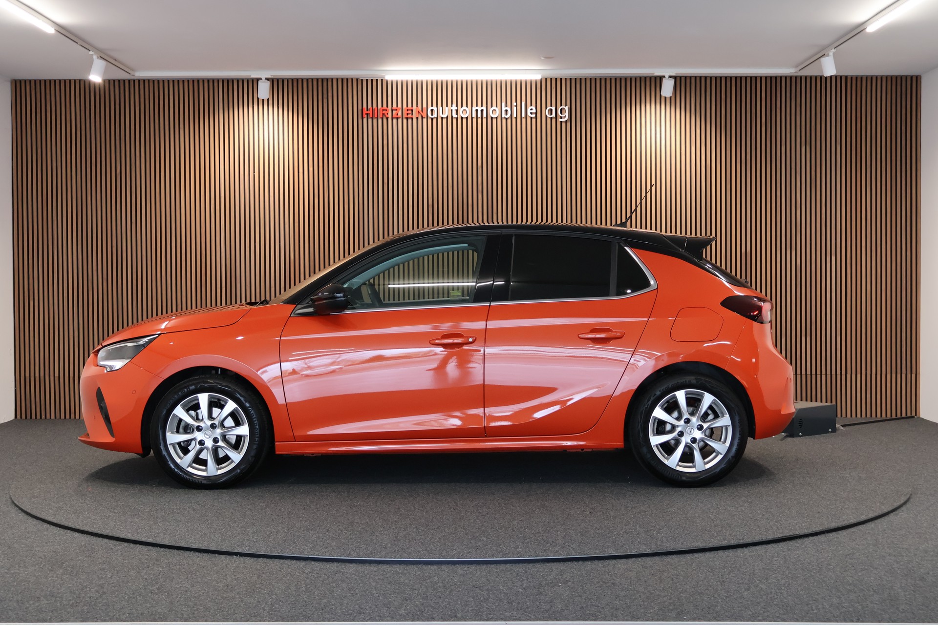 OPEL Corsa 1.2 TP Elegance-showroom-element-1