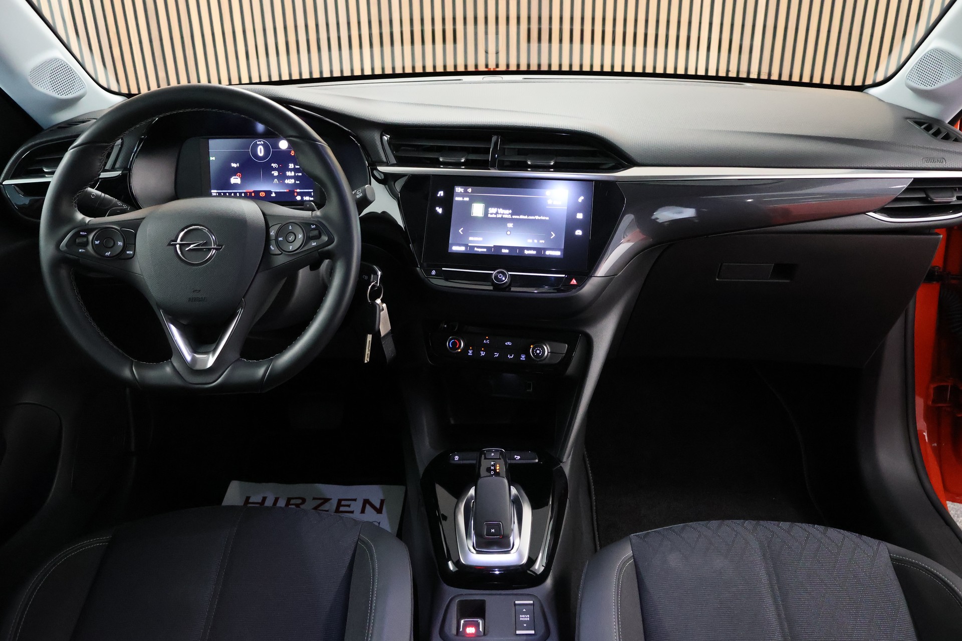 OPEL Corsa 1.2 TP Elegance-image-16
