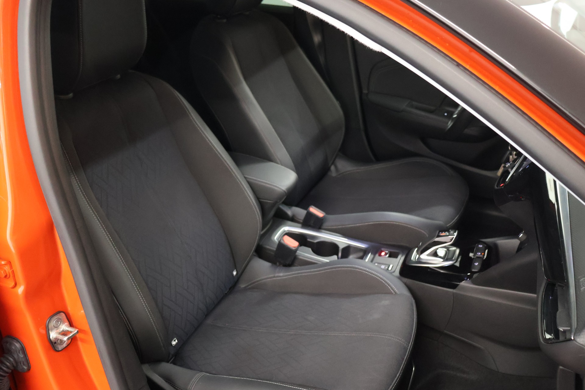 OPEL Corsa 1.2 TP Elegance-image-15