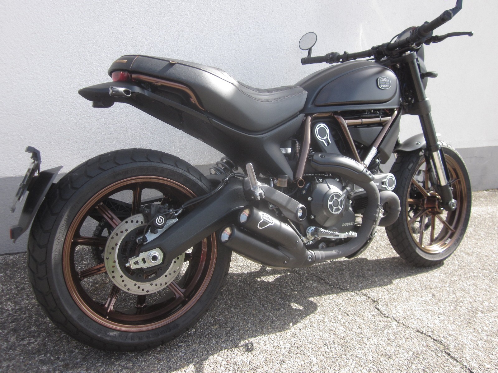 DUCATI Scrambler 800 Italia Indepedent-image-2