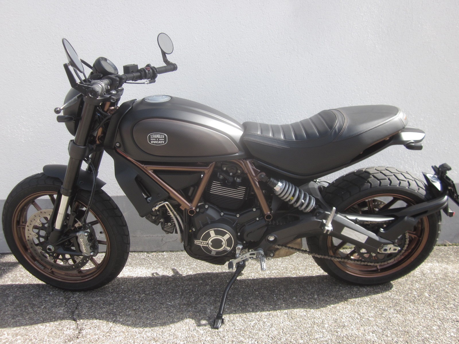 DUCATI Scrambler 800 Italia Indepedent-image-3