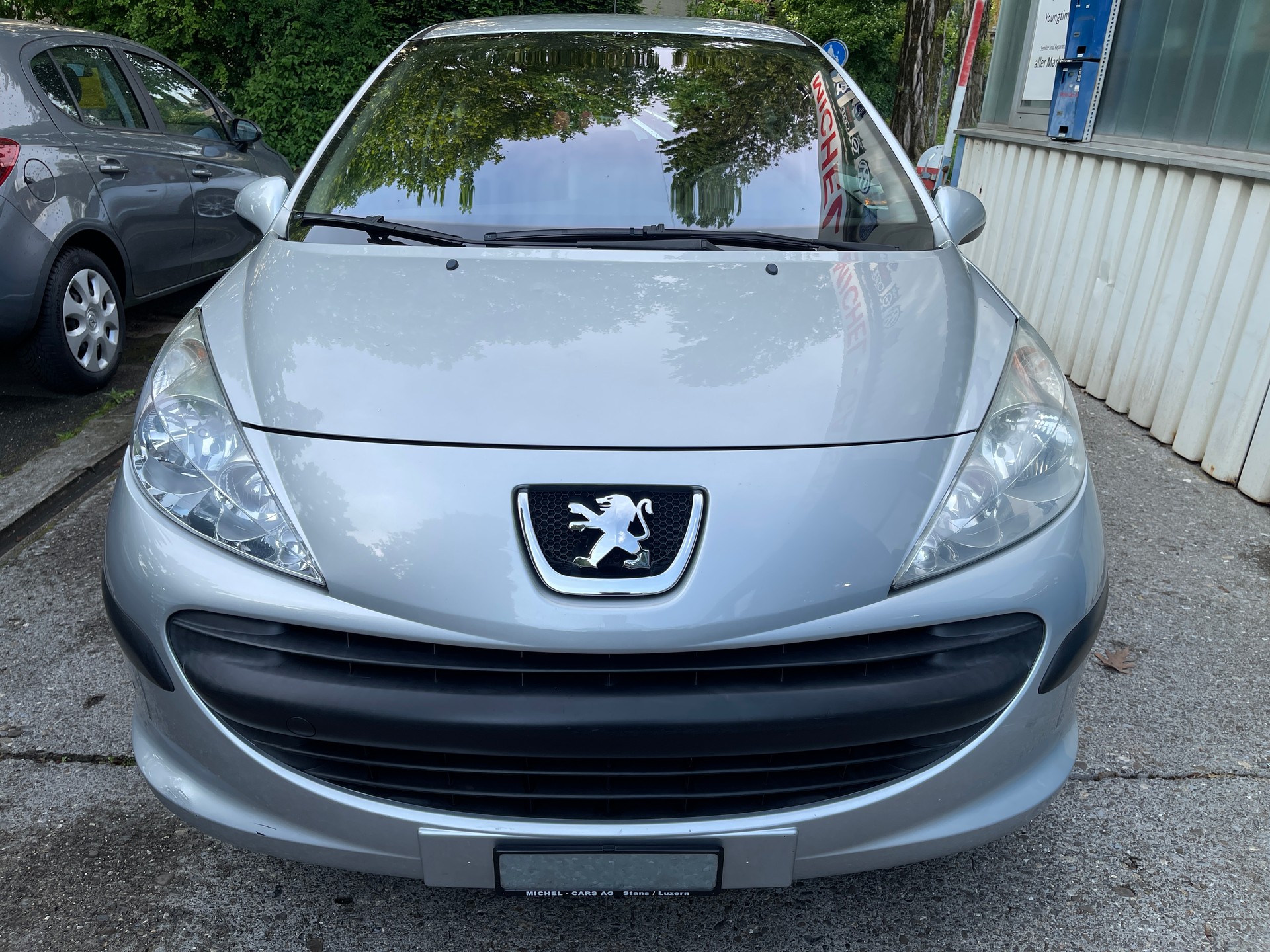 PEUGEOT 207 1.4 16V Trendy Clim'-image-4