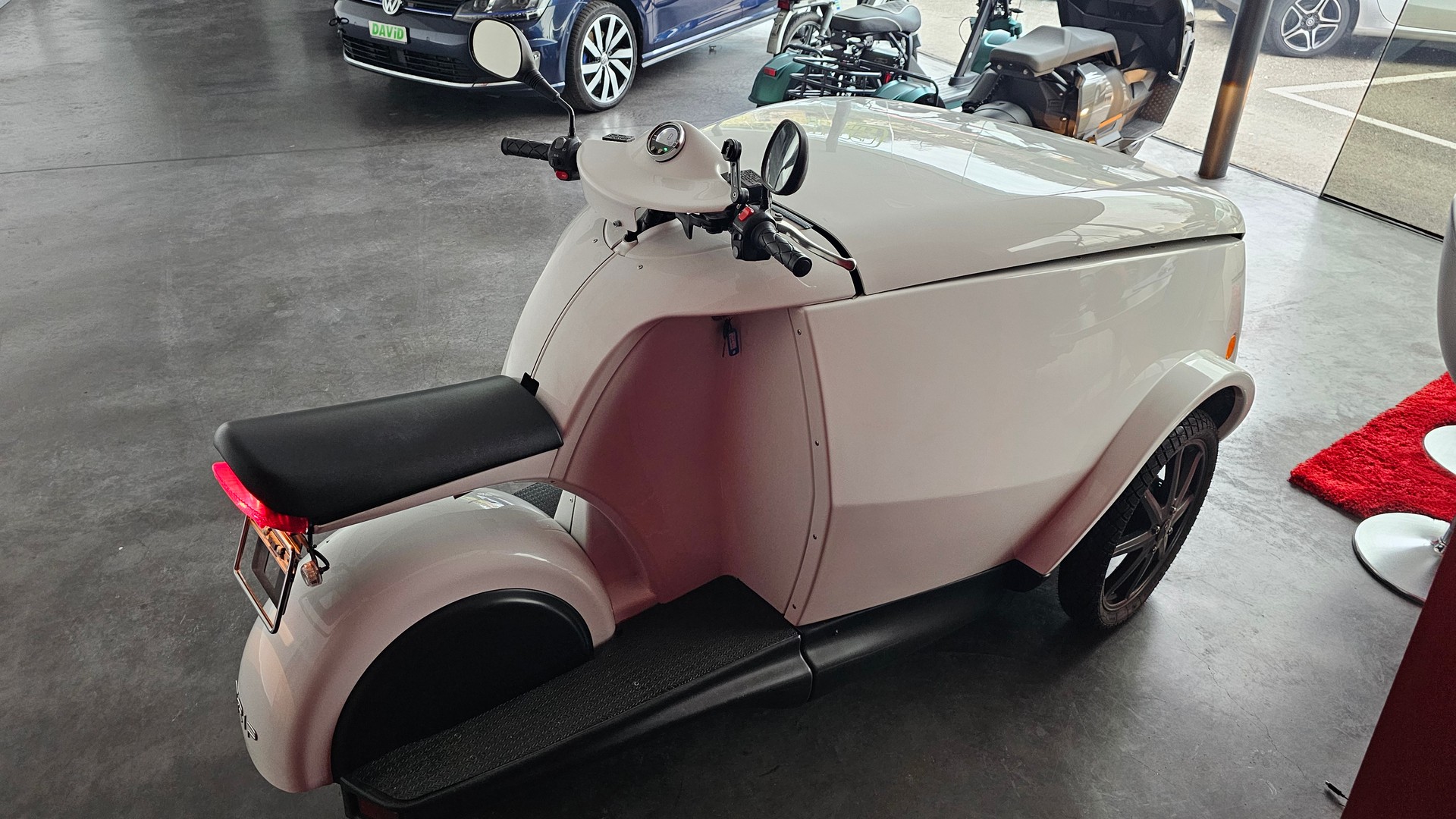 EWII TRIPL-image-1