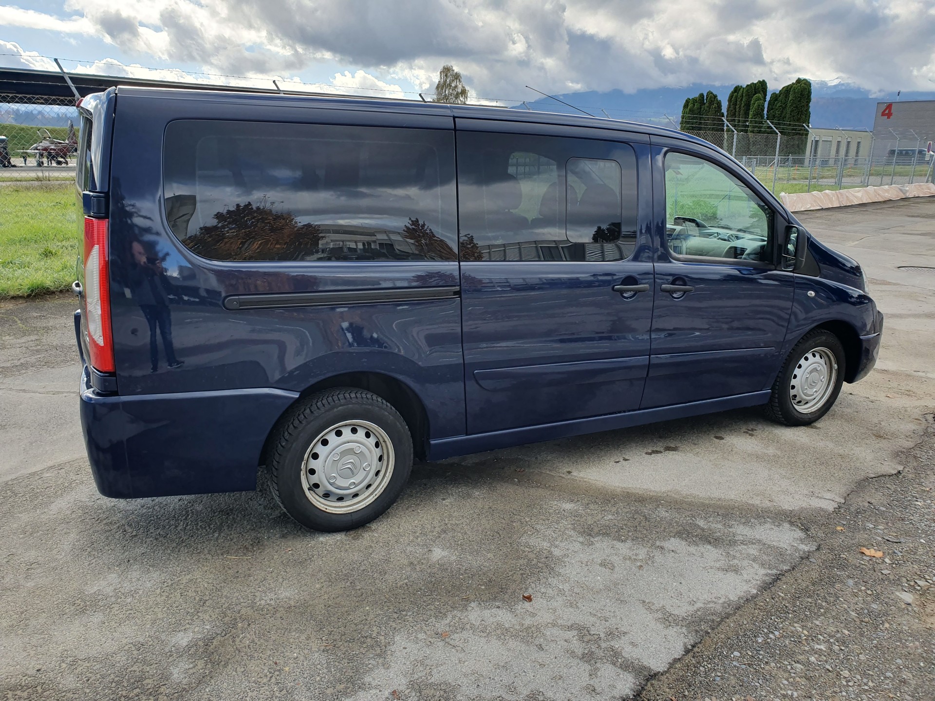 CITROEN Jumpy 2.0 HDi L2H1 Attraction-image-2