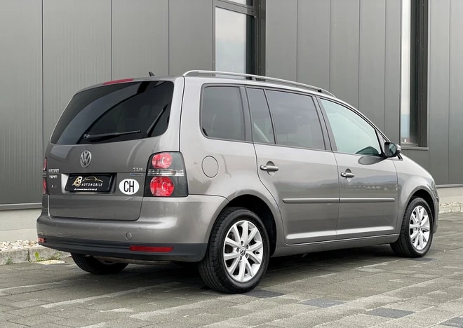 VW Touran 1.9 TDI BlueMotion Team-image-4