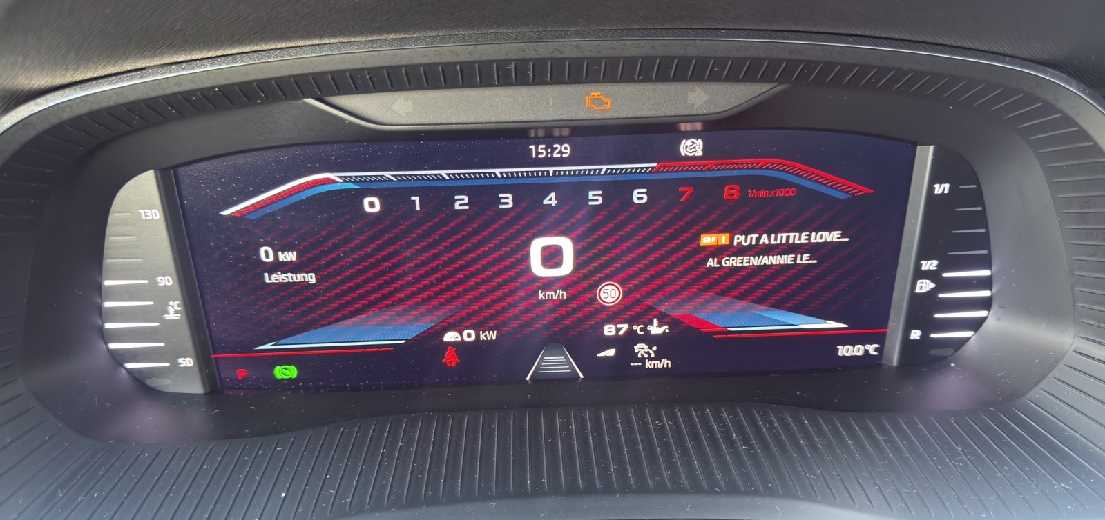 SKODA Octavia Combi 2.0 TSI DSG RS-image-9