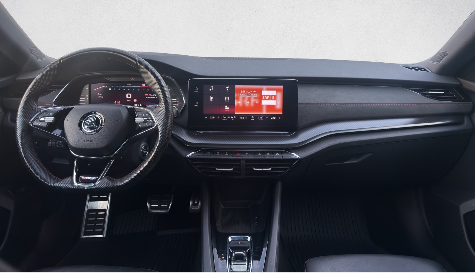 SKODA Octavia Combi 2.0 TSI DSG RS-image-11
