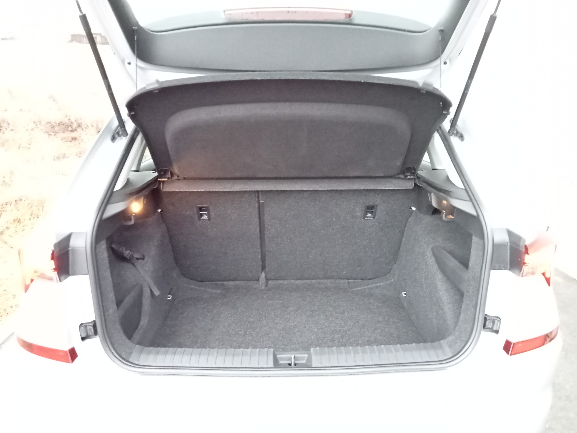 SKODA Kamiq 1.0 TGI Style-image-13