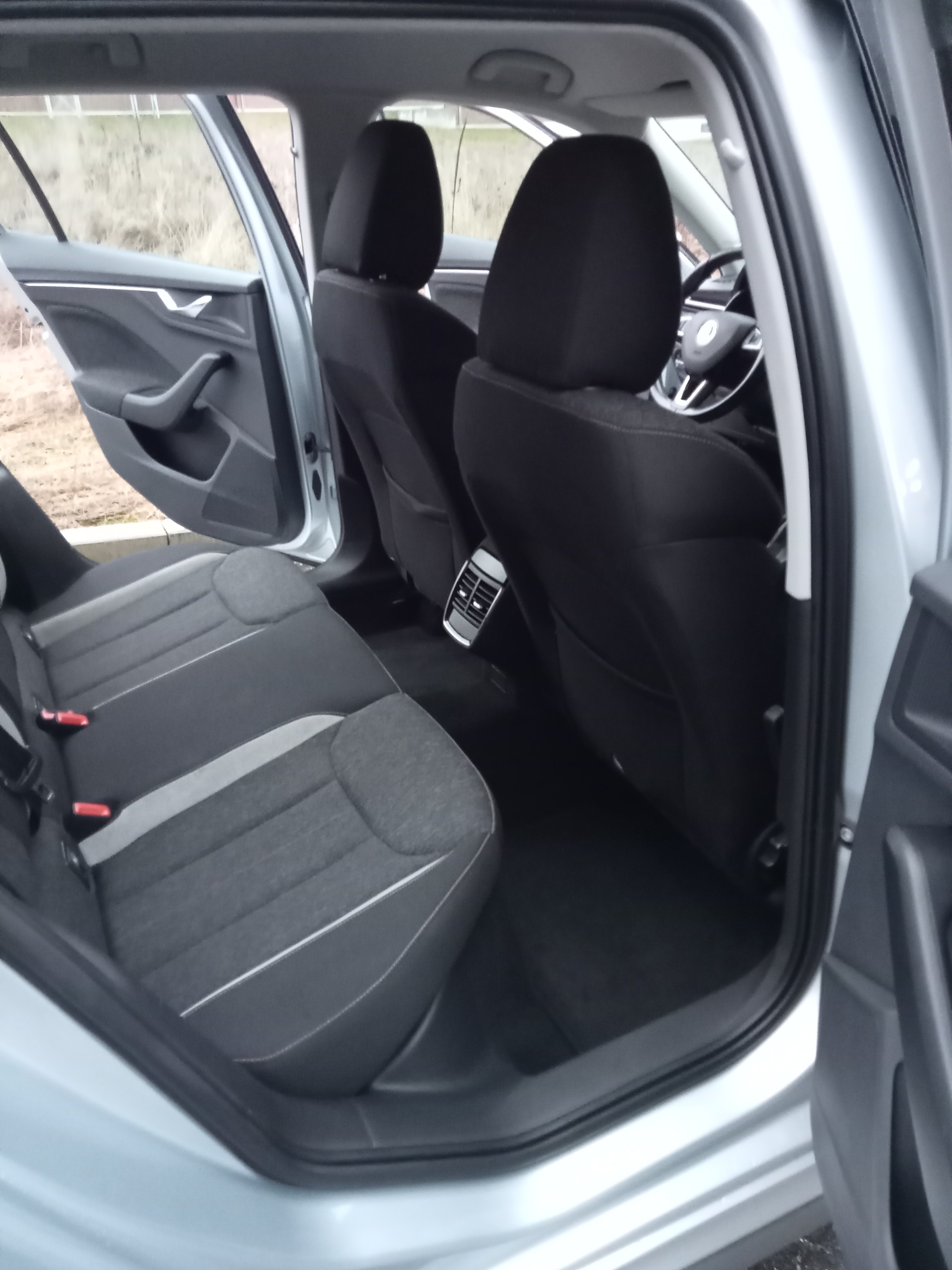 SKODA Kamiq 1.0 TGI Style-image-11