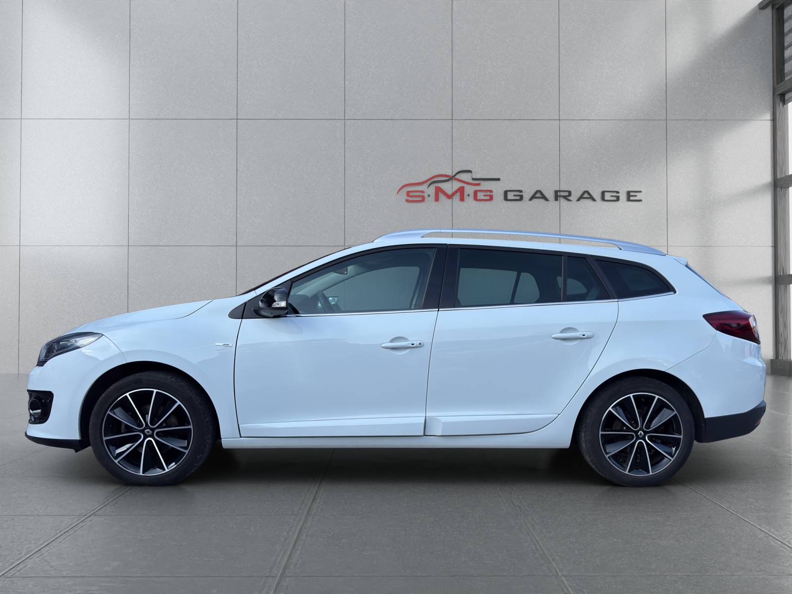 RENAULT Mégane Grandtour 1.2 16V Turbo Bose-image-1