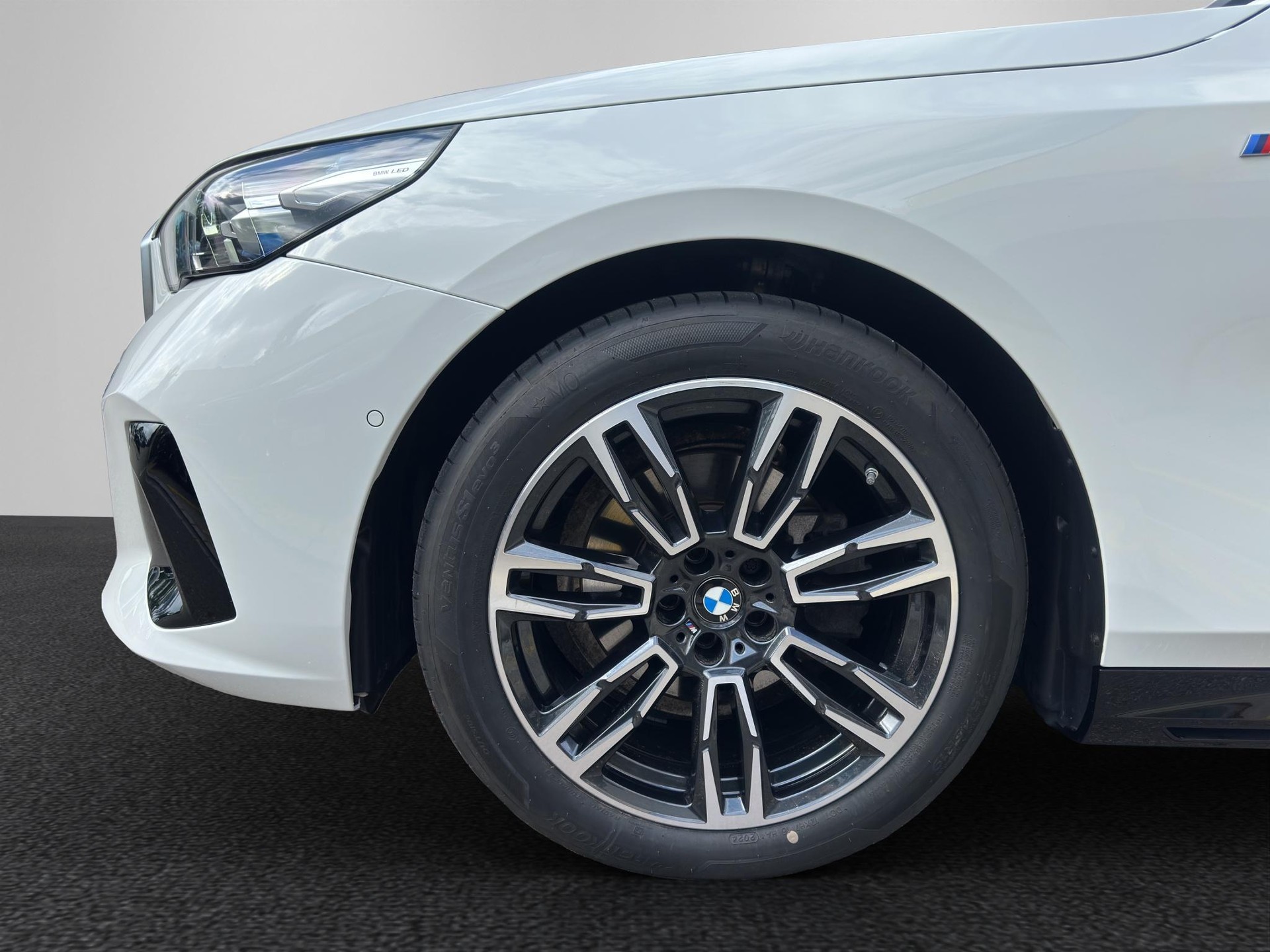BMW 520d xDrive 48V Touring M Sport Steptronic-image-10