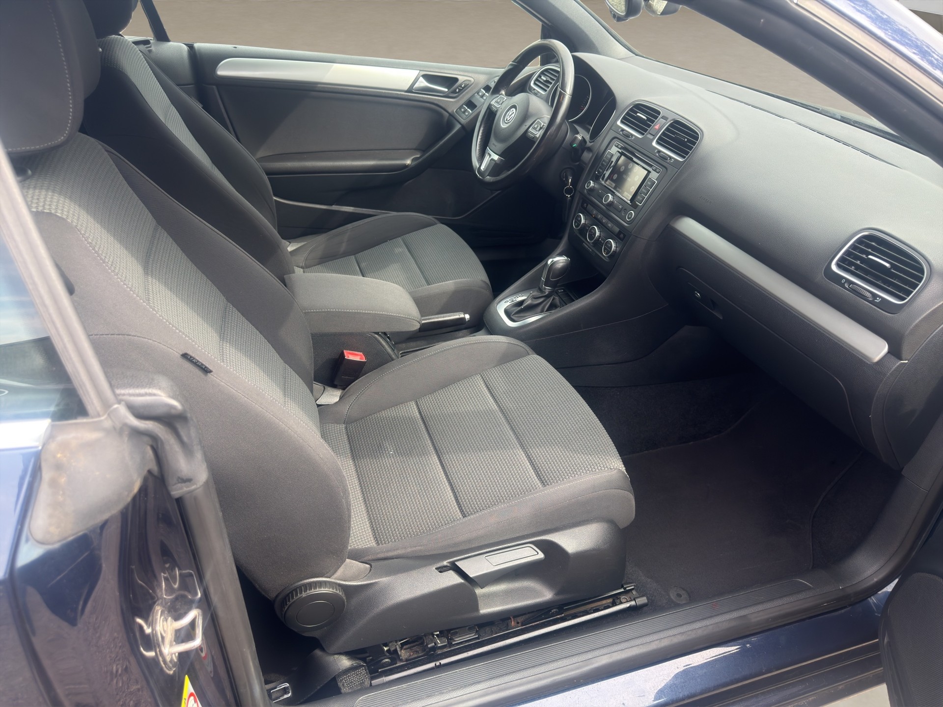 VW Golf Cabrio 1.4 TSI Design DSG-image-12
