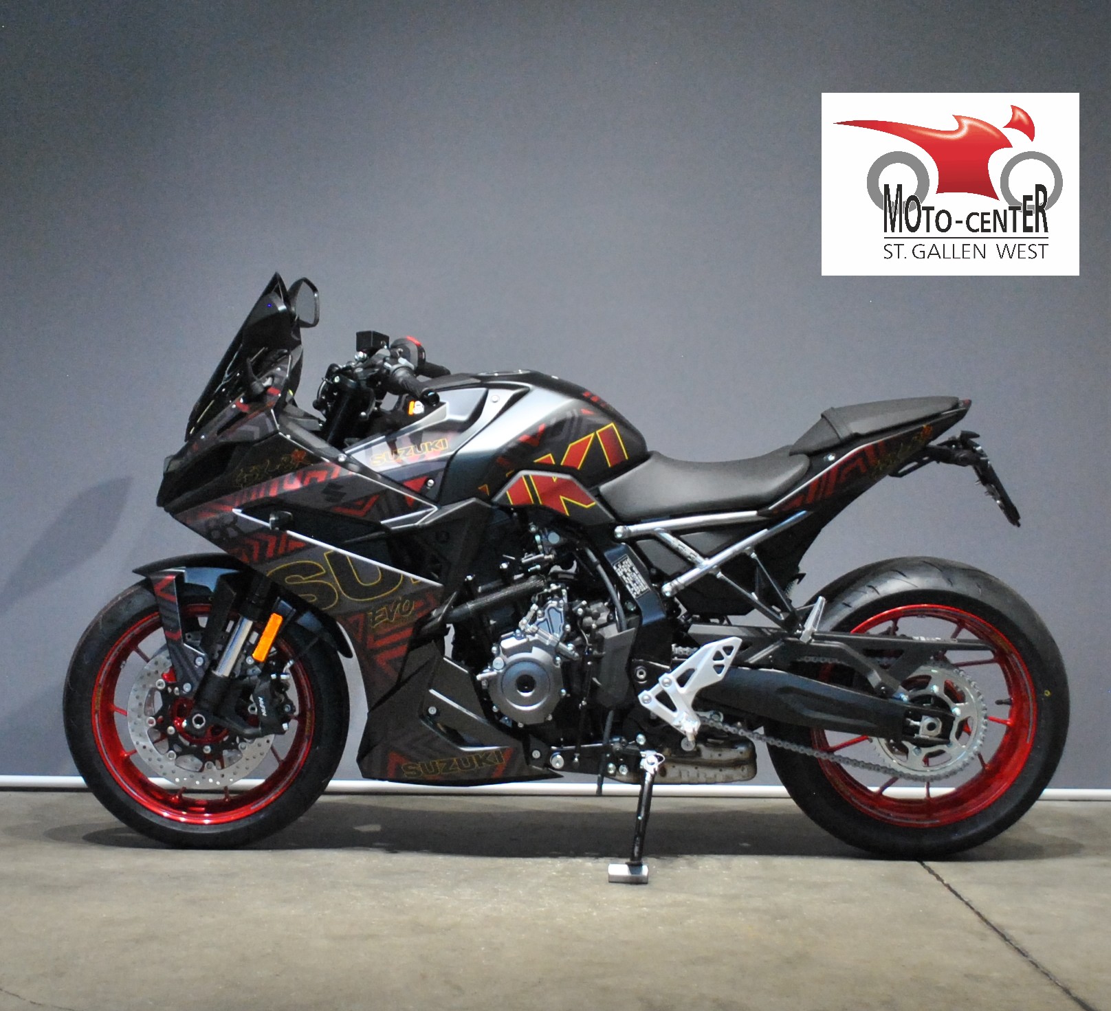 SUZUKI GSX 8R BLACK EVO-image-2