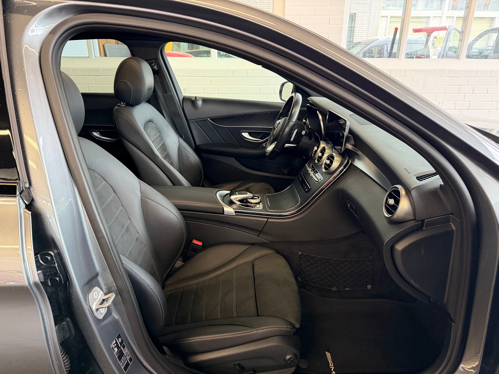 MERCEDES-BENZ C 200 BlueTEC AMG Line 9G-Tronic-image-7