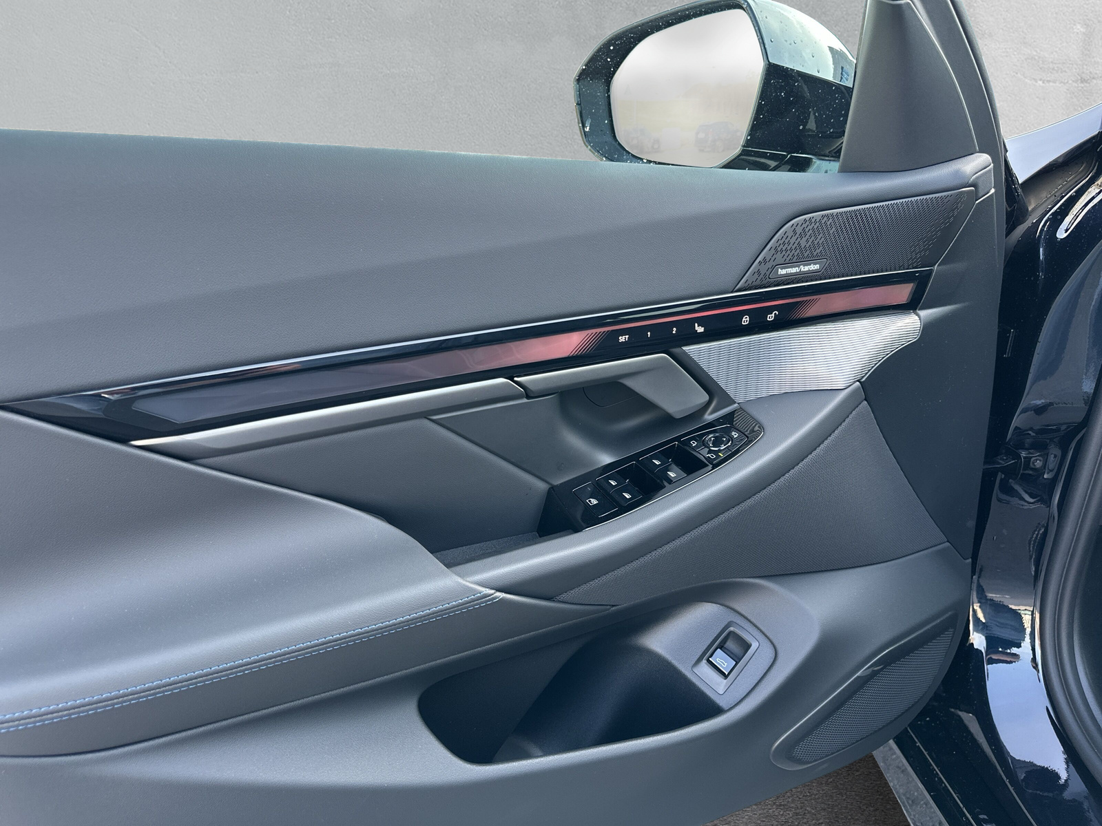 BMW i5 eDrive40 M Sport-image-16