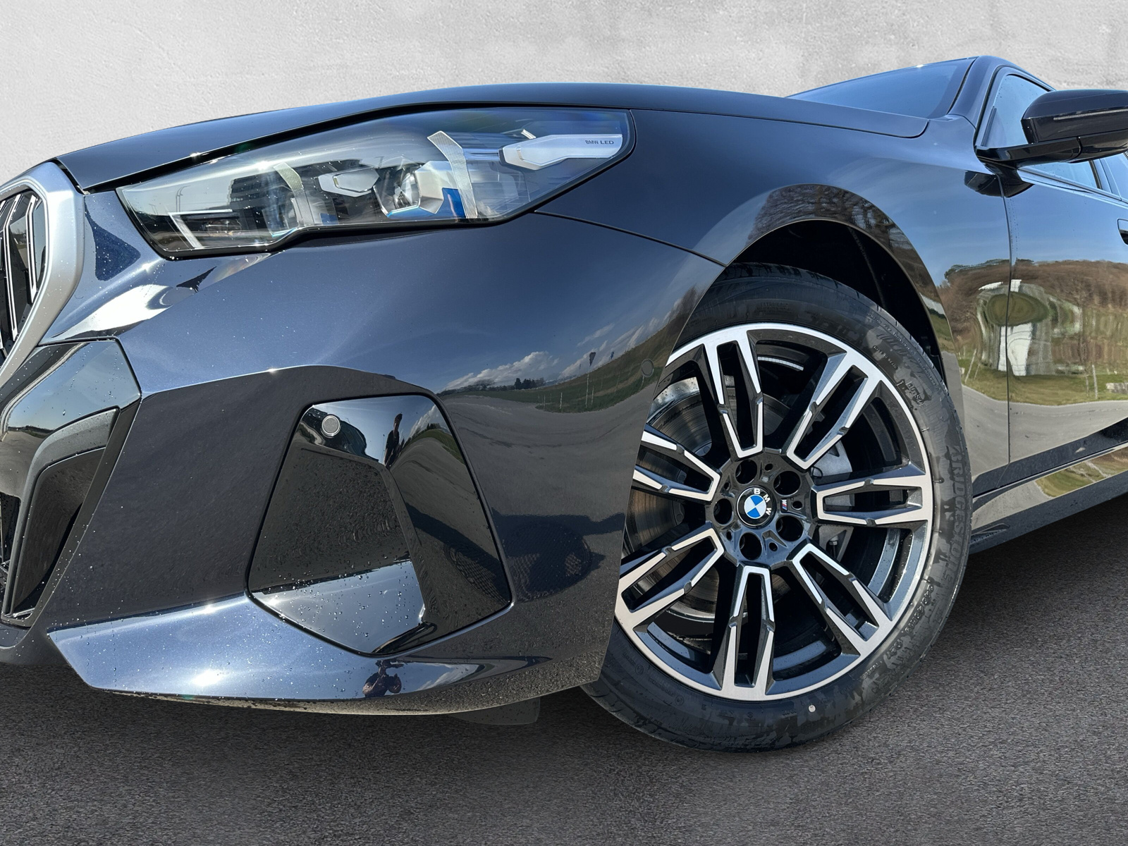 BMW i5 eDrive40 M Sport-image-7