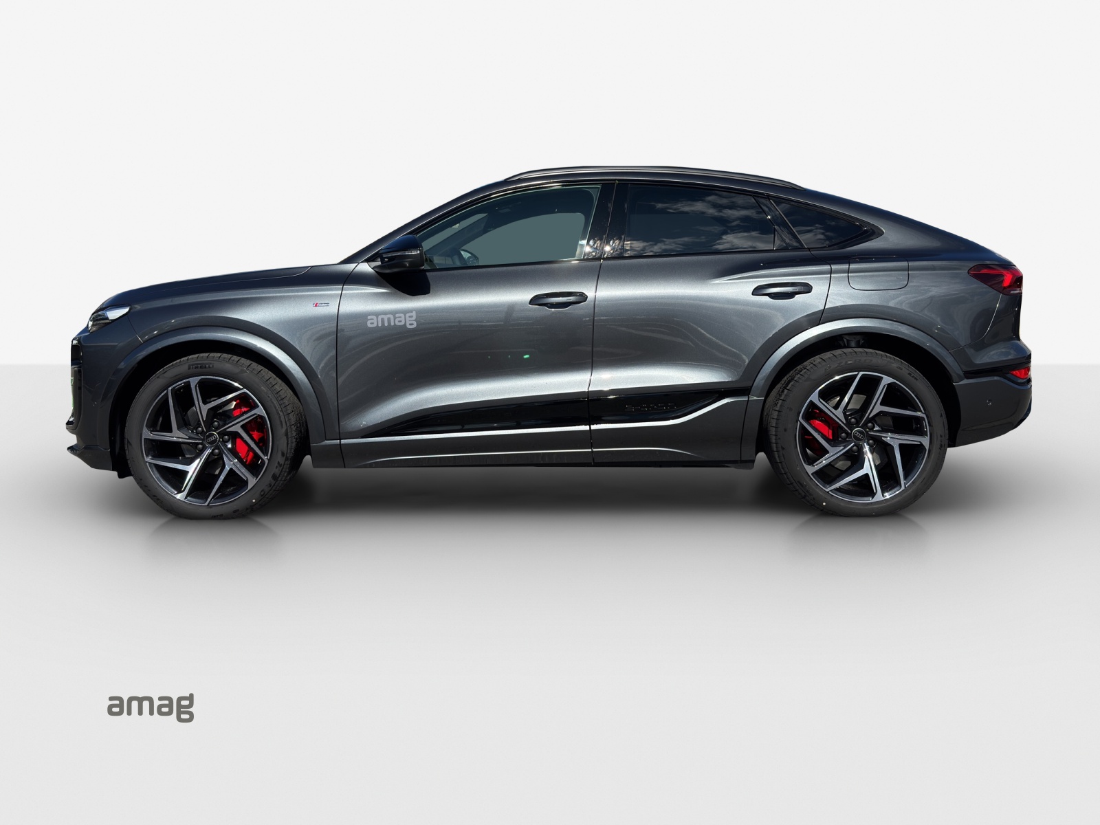AUDI Q6 Sportback e-tron quattro-showroom-element-1
