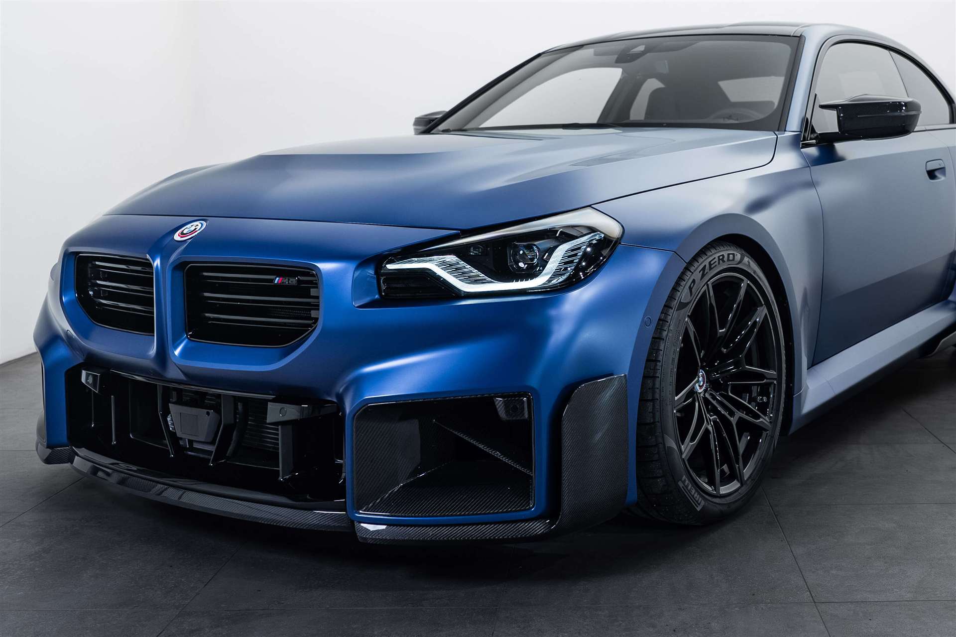BMW M2 Steptronic 460PS Blue-Beast-showroom-element-1