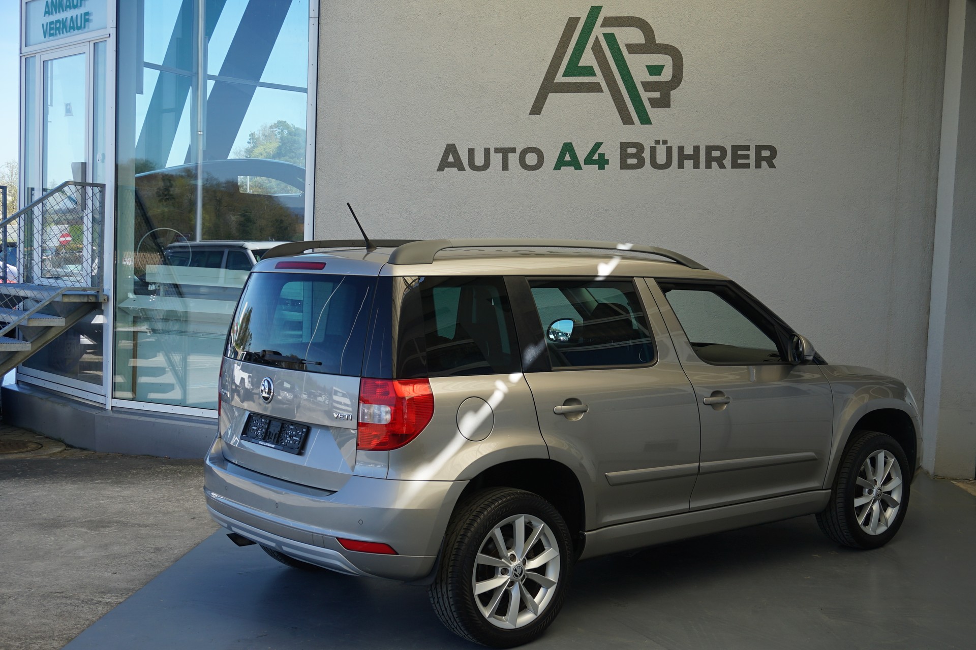 SKODA Yeti 1.2 TSI Active DSG-Automat 105PS-image-6