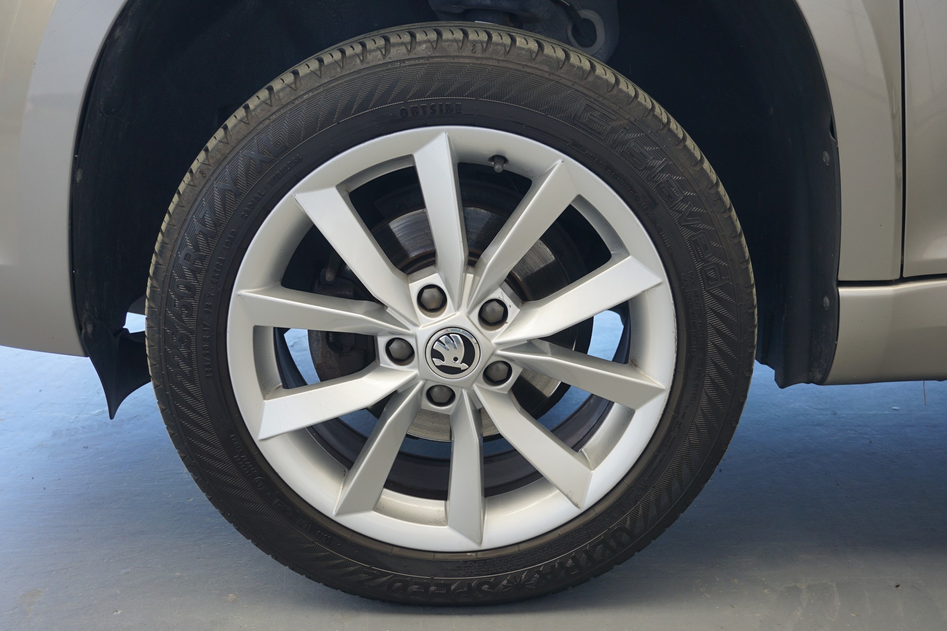 SKODA Yeti 1.2 TSI Active DSG-Automat 105PS-image-9