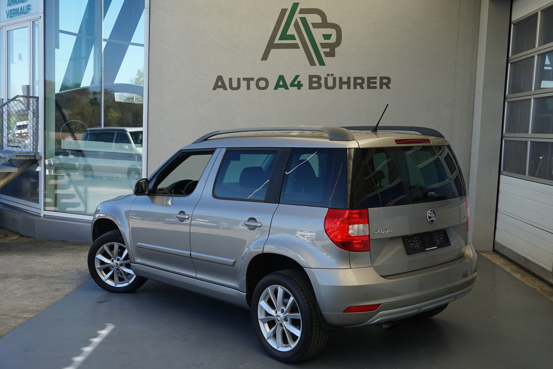 SKODA Yeti 1.2 TSI Active DSG-Automat 105PS-image-5