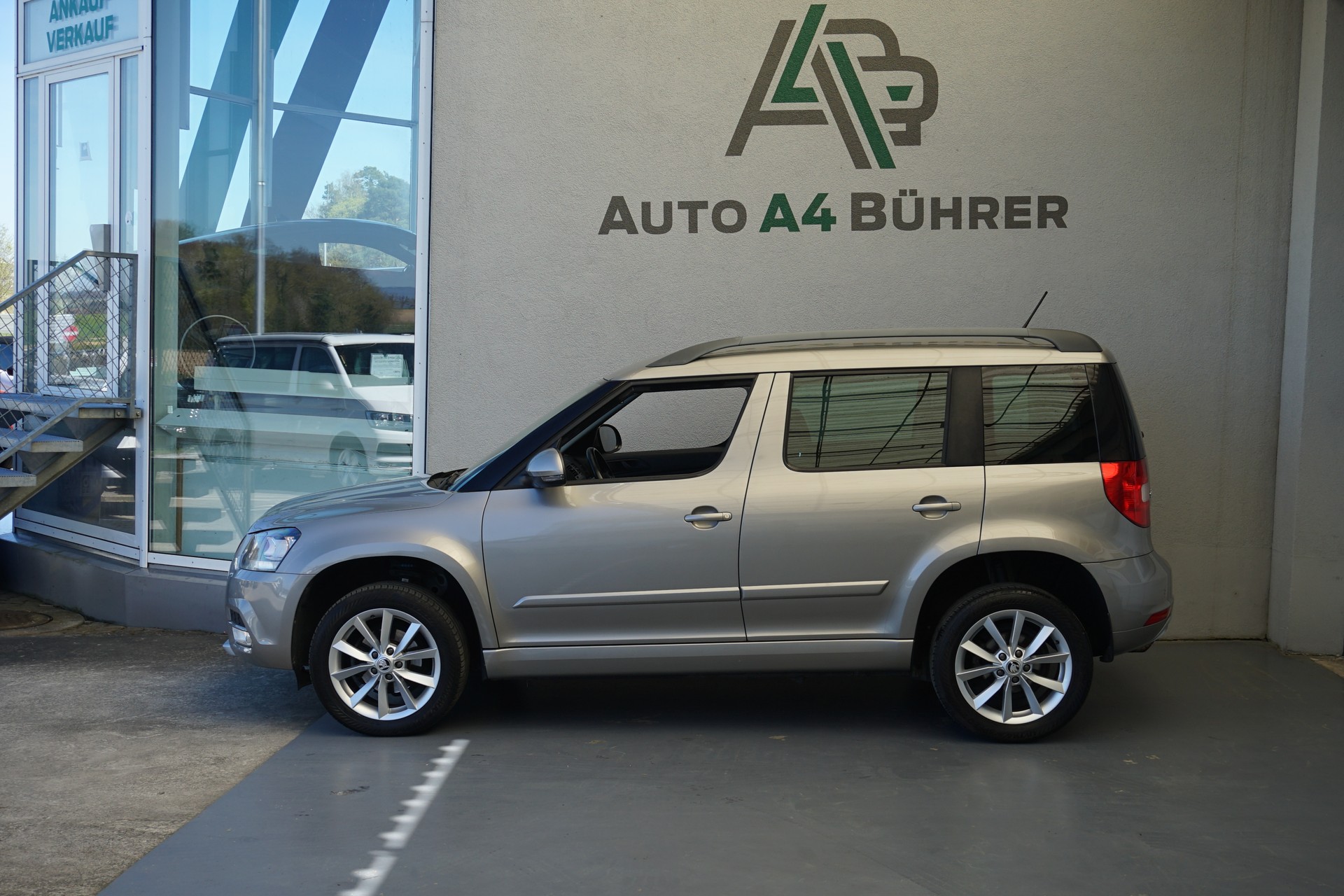 SKODA Yeti 1.2 TSI Active DSG-Automat 105PS