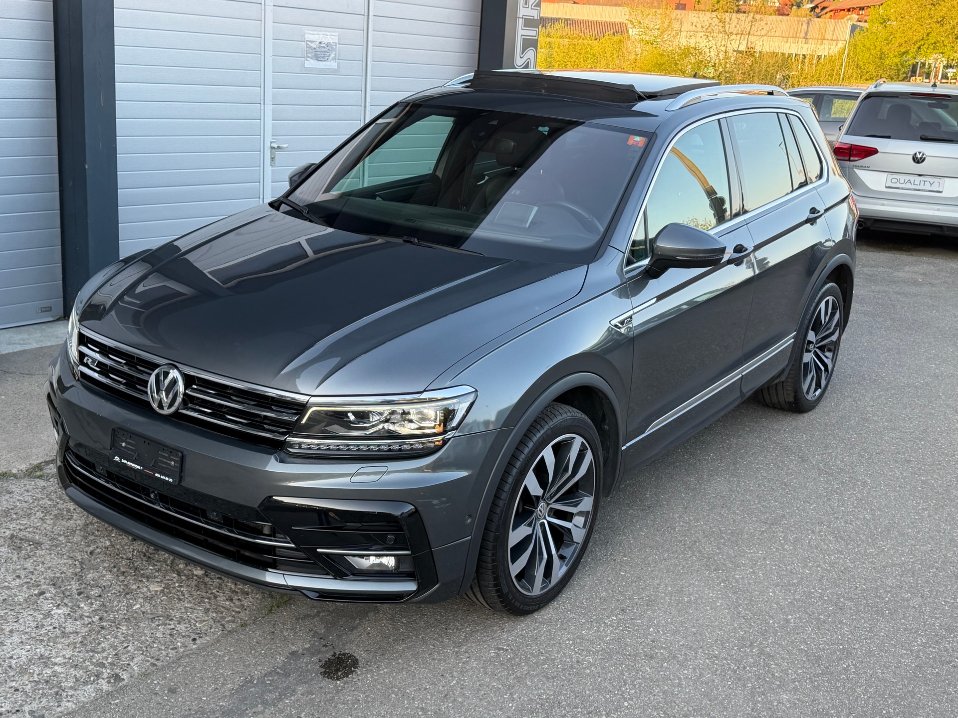 VW Tiguan 2.0 TDI SCR Highline 4Motion R-Line DSG-image-2