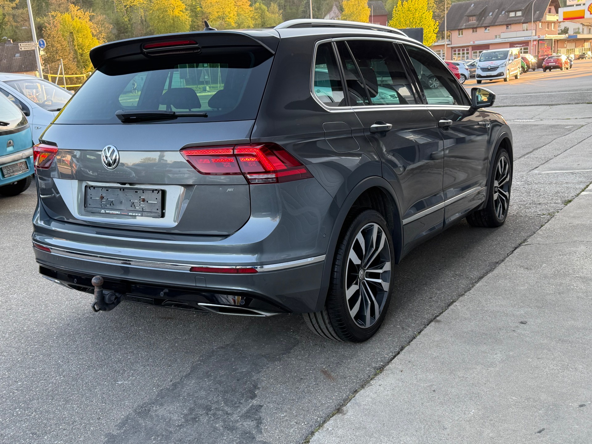 VW Tiguan 2.0 TDI SCR Highline 4Motion R-Line DSG-image-4