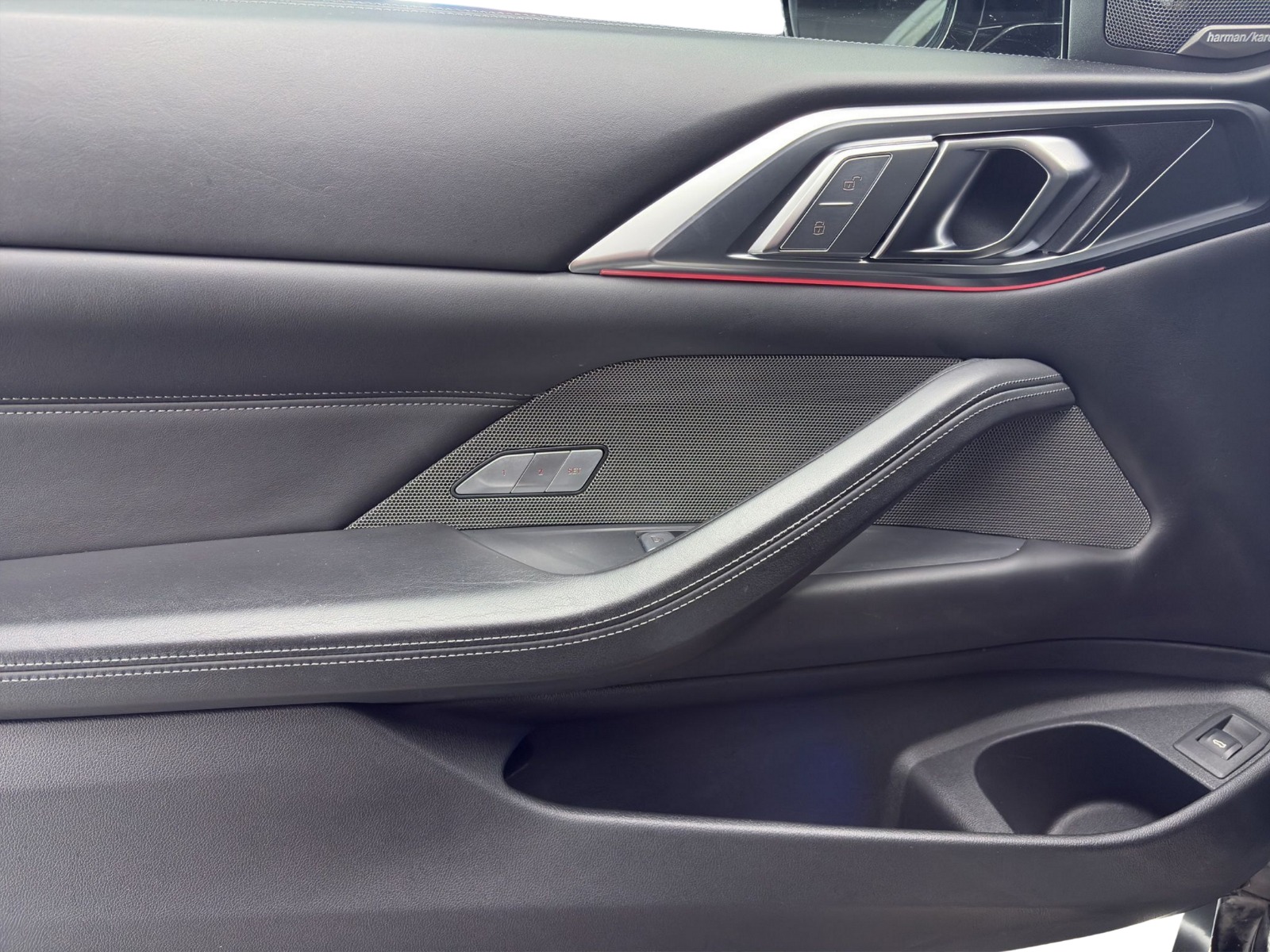 BMW M4 Competition Coupé xDrive-image-10