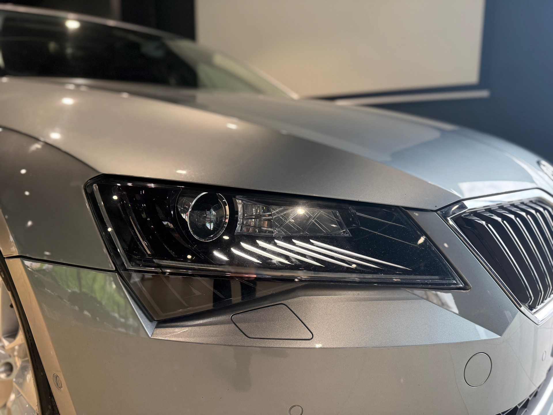 SKODA Superb Combi 2.0 TDi Style 4x4 DSG-showroom-element-2
