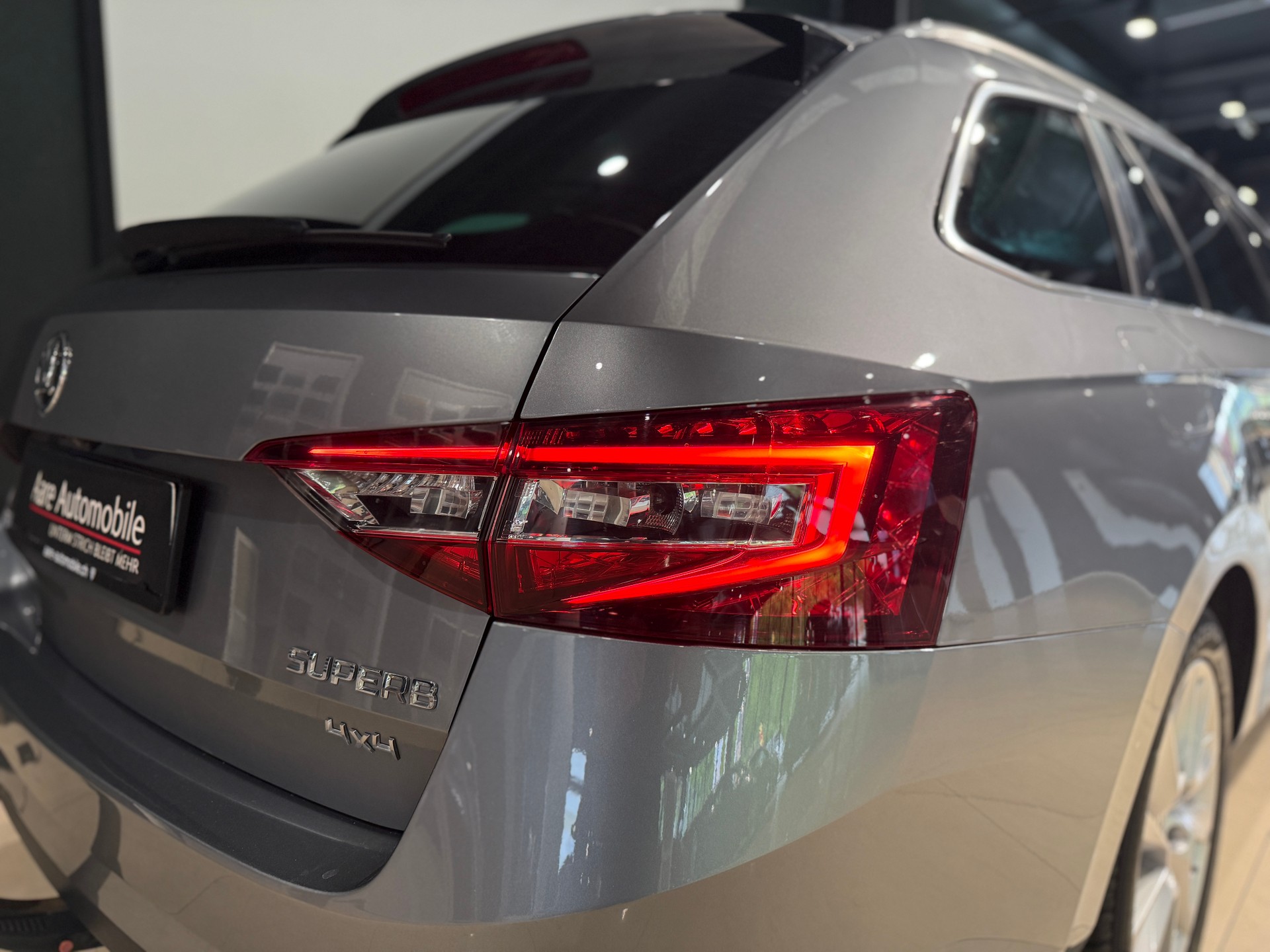 SKODA Superb Combi 2.0 TDi Style 4x4 DSG-image-5