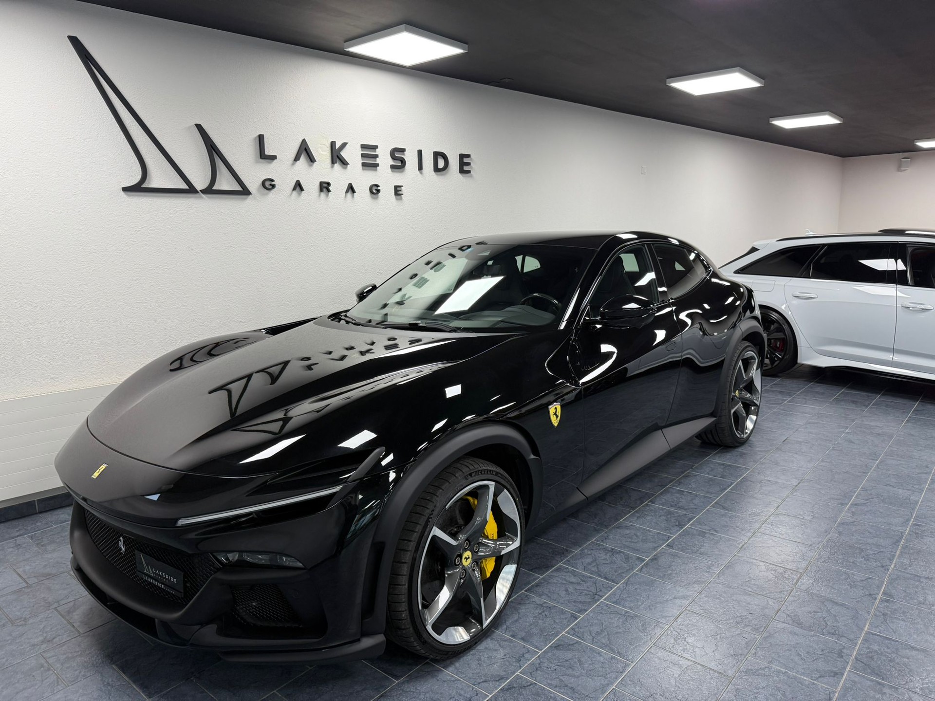 FERRARI Purosangue 6.5 V12