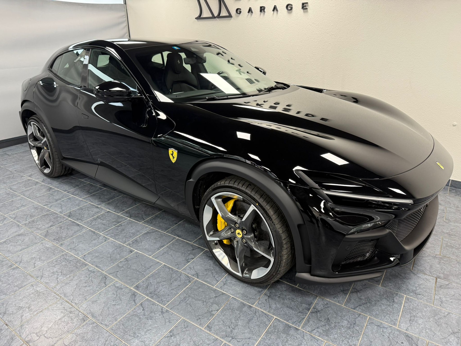 FERRARI Purosangue 6.5 V12-showroom-element-2